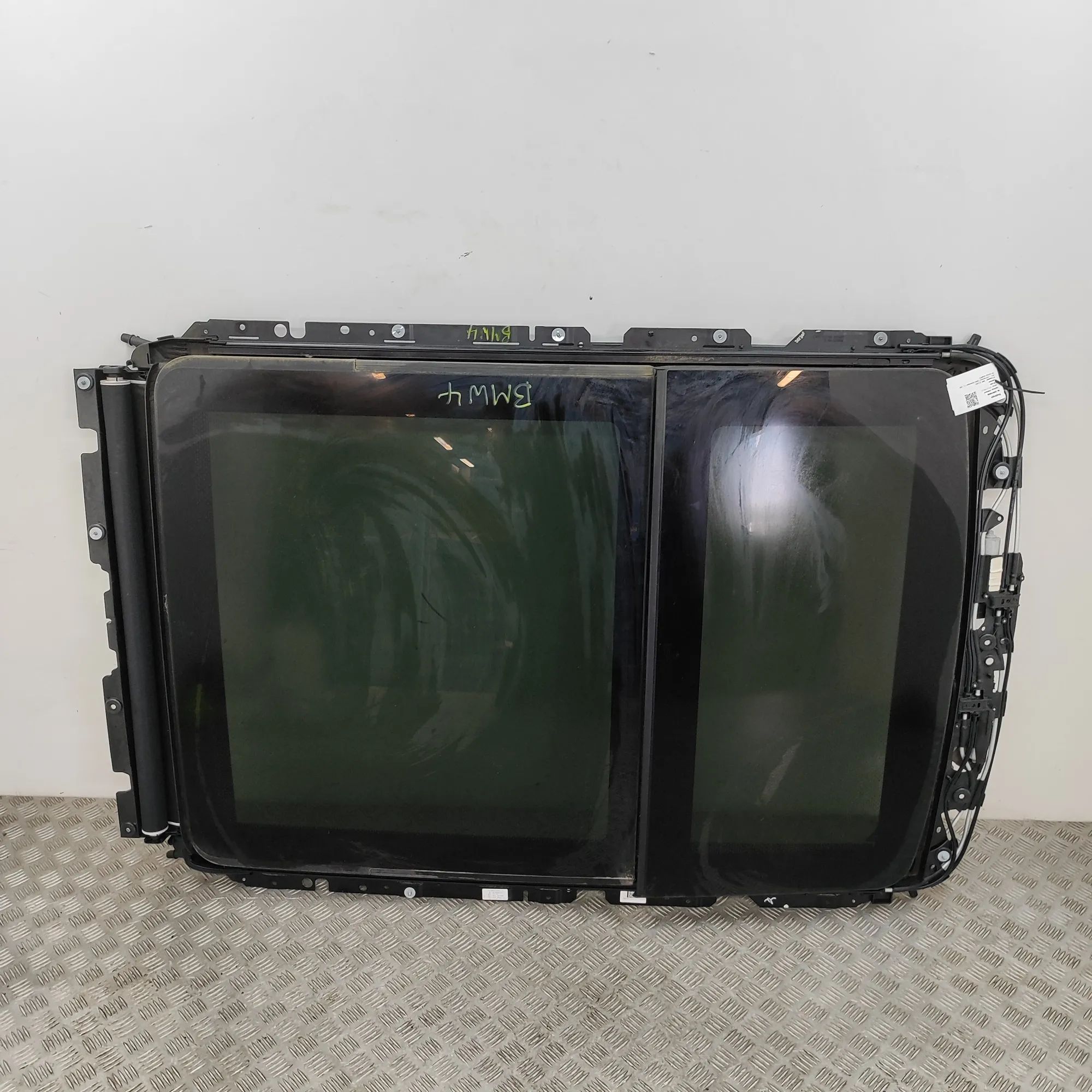 BMW X5 (G05) Kattoluukku 8090579 Sunroof BMW X5 (G05) (2018-...)

Part c...