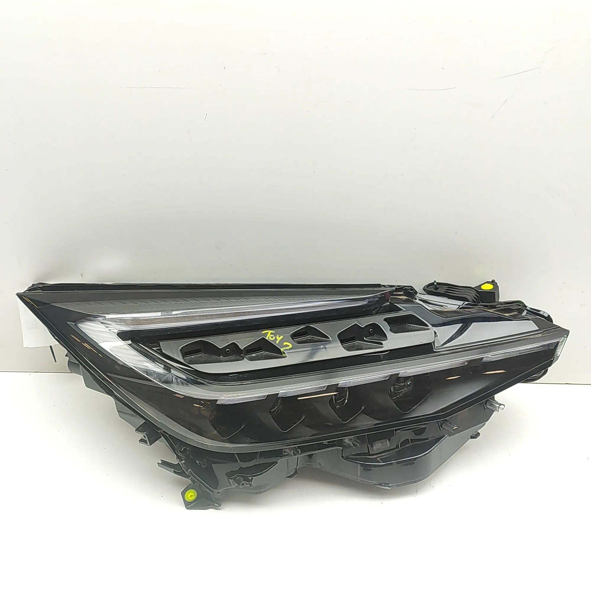 Toyota C-HR Front Right Headlight 31800-8A0T7, 89908-F4040, 81110-F4500 Front Rig...