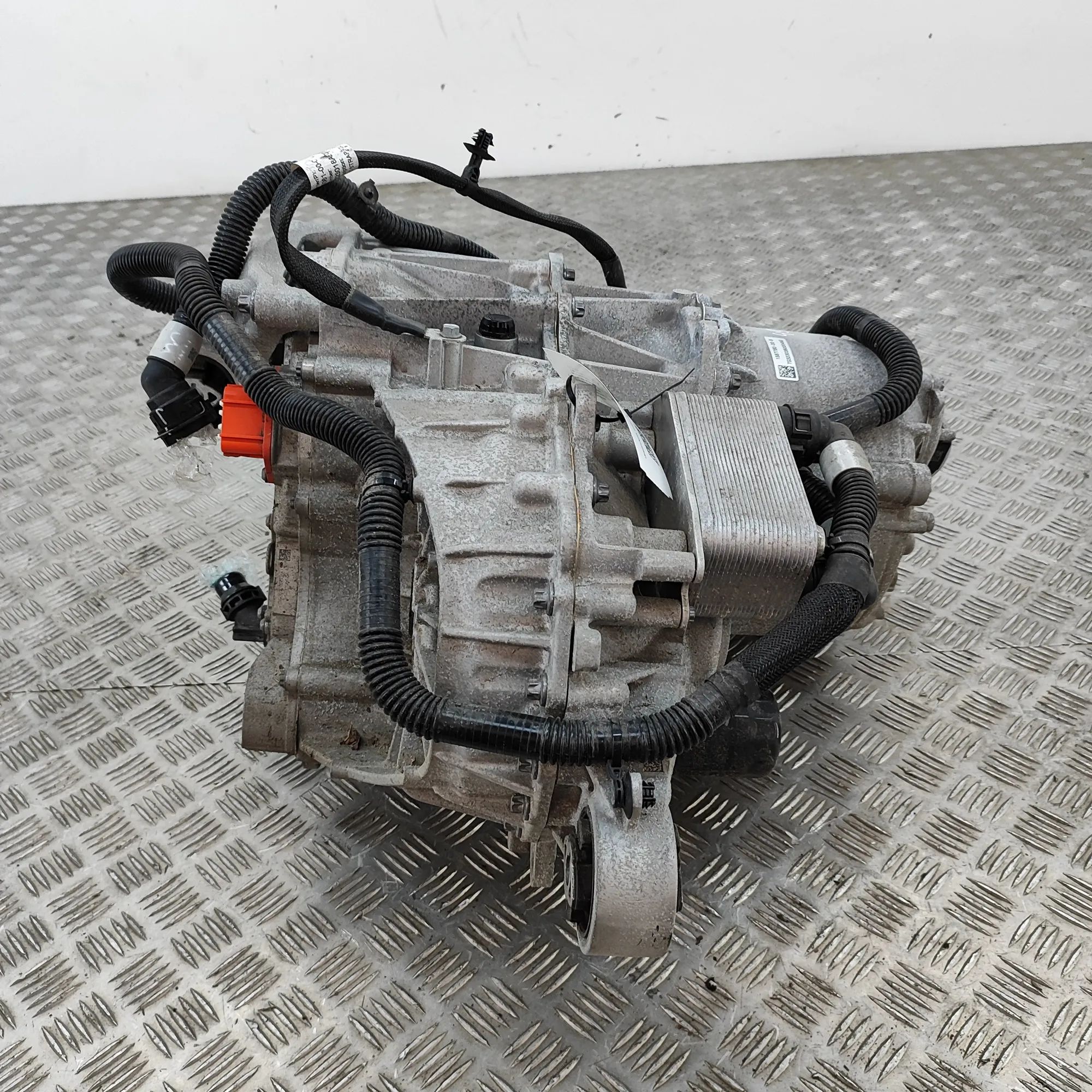 Tesla Model Y Electric motor EV 1587780-00-B Electric motor EV TESLA MODEL Y (2...
