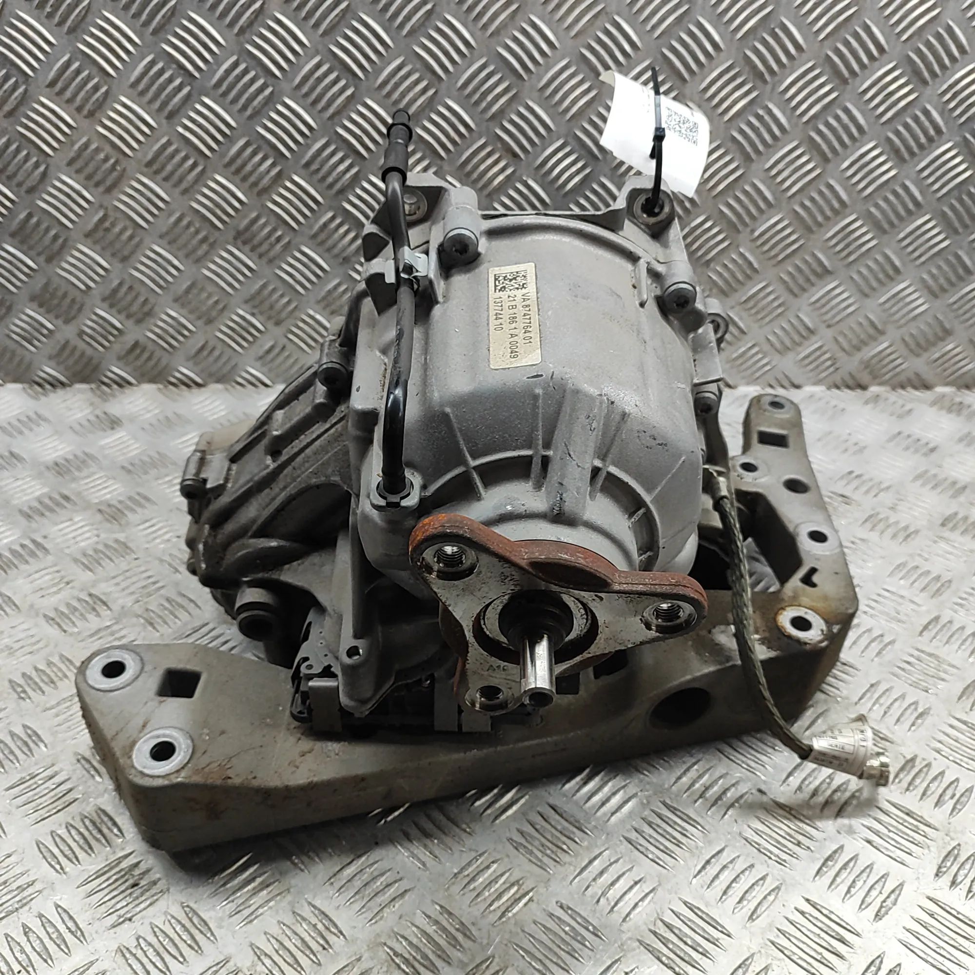 BMW 8 (G15) Jakovaihteisto 9485312, 8747765, 8747764 Transfer Box BMW 8 SE...