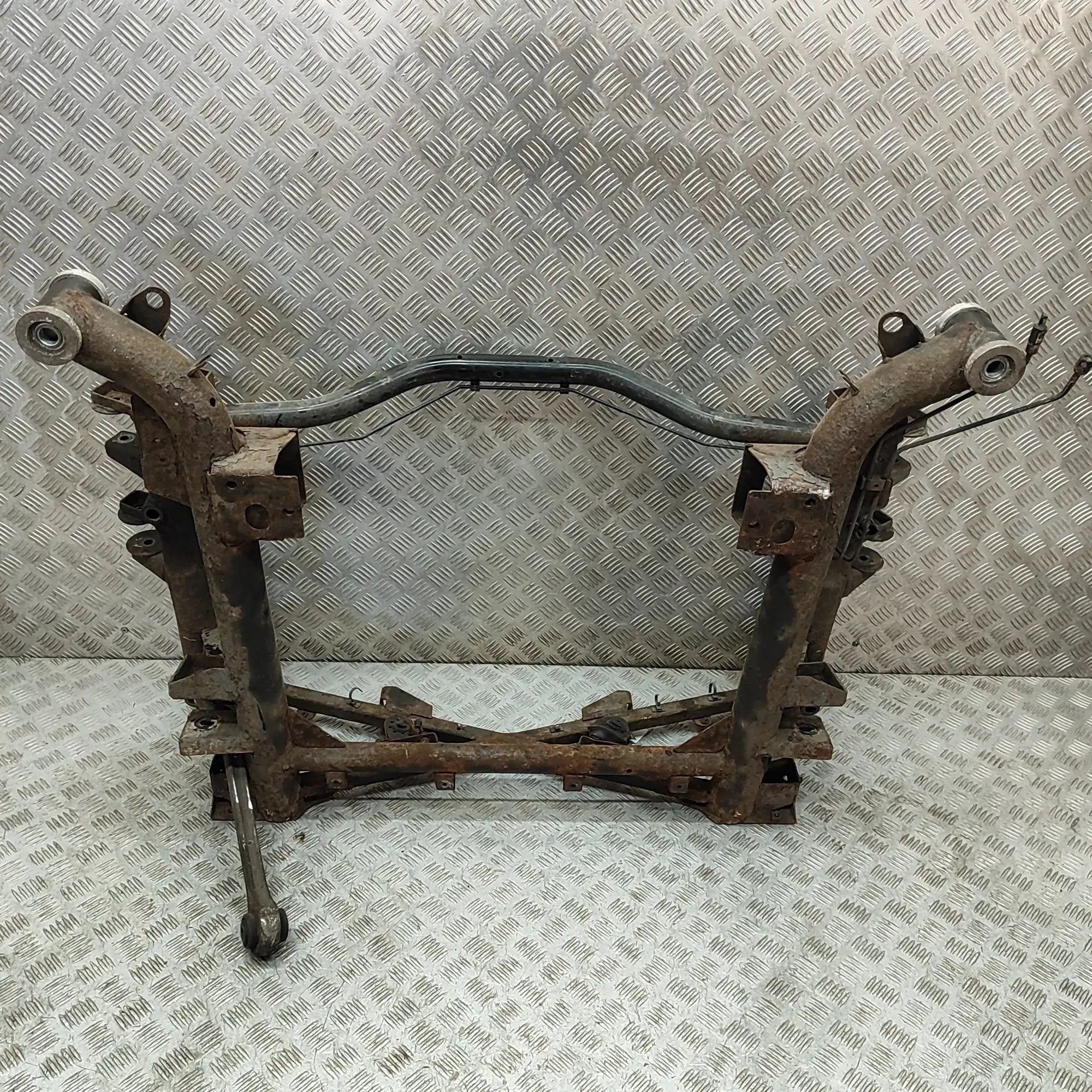 Rear subframe Brand/Model: ASTON MARTIN VANTAGE
Year: 2006
En...