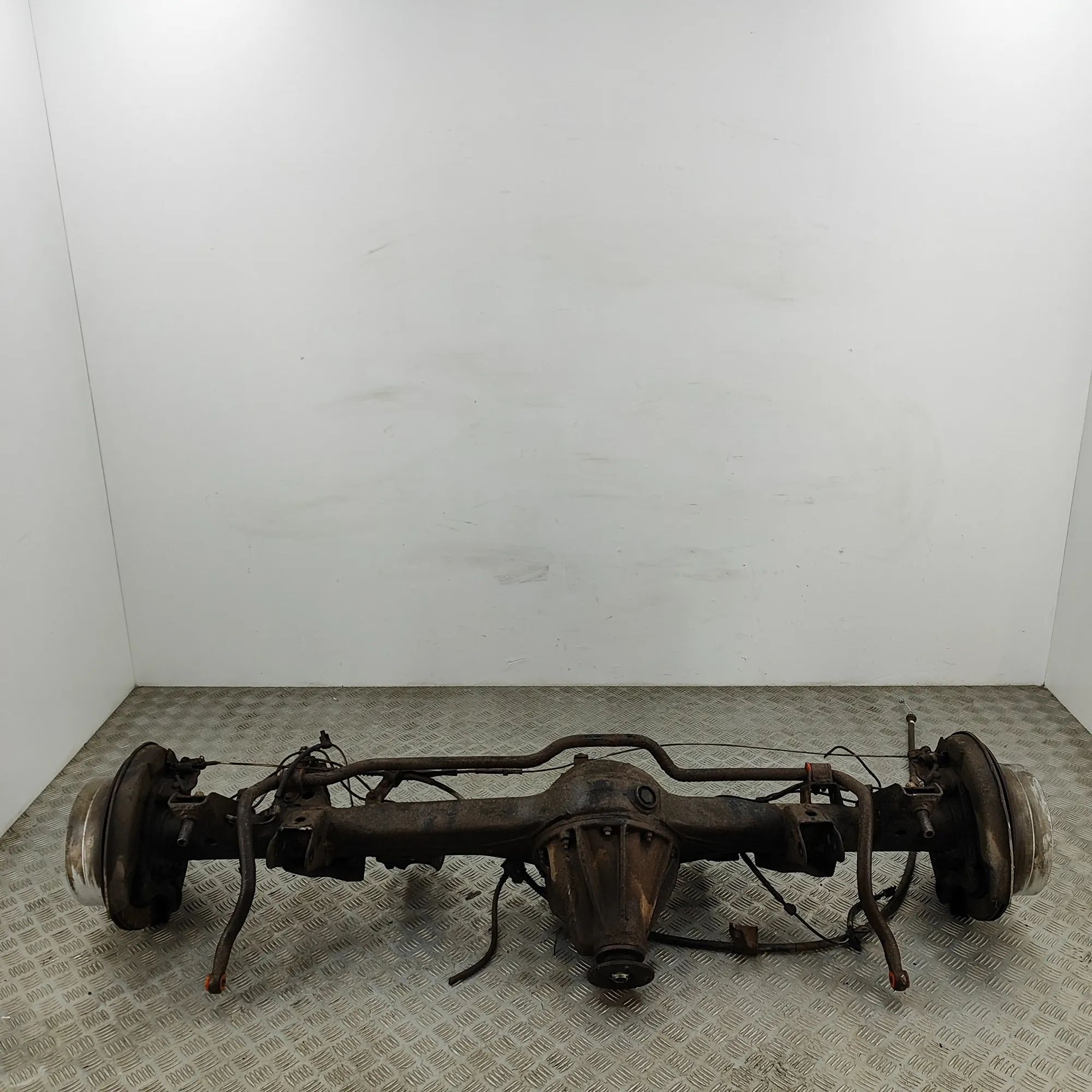 Toyota Land Cruiser 100 Rear Axle 41110-60870, 42110-60631 Rear Axle TOYOTA LAND ...