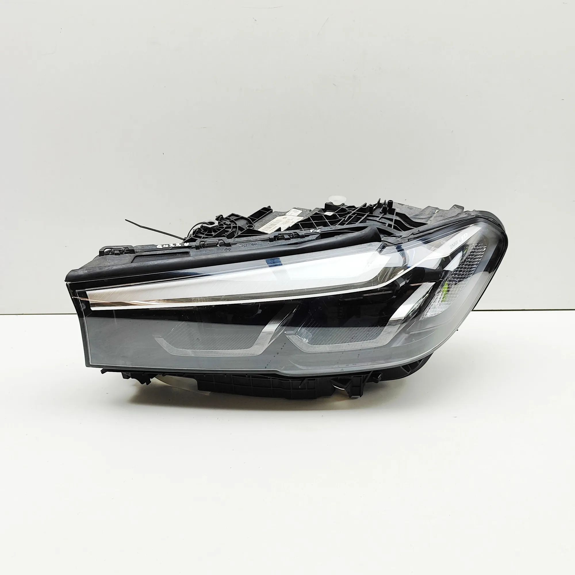BMW 5 (G30 / G31) Front Left Headlight 5A388C5 Front Left Headlight BMW 5 SERIES (G30)...