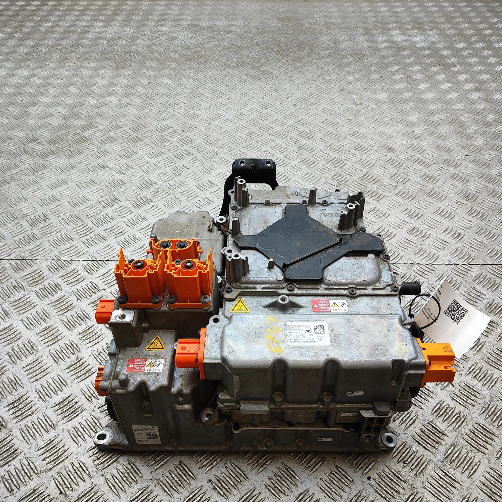 Porsche Taycan Invertteri 9J1915539DG, 9J1959663BG Inverter PORSCHE TAYCA...