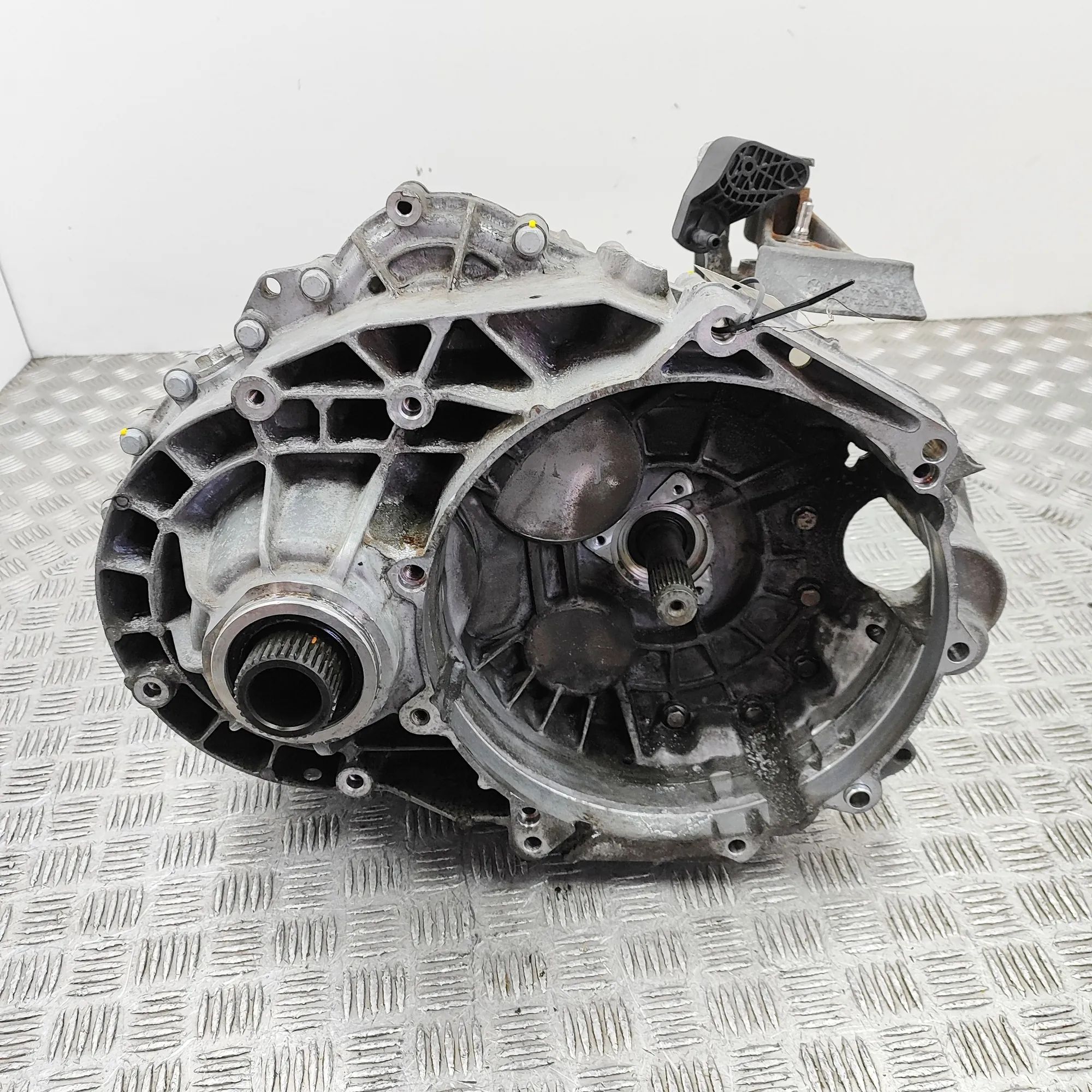 Volkswagen Transporter (T5, Caravelle, Multivan) Gearbox KQK Gearbox VW TRANSPORTER (V T5 Furgon) (2003-...