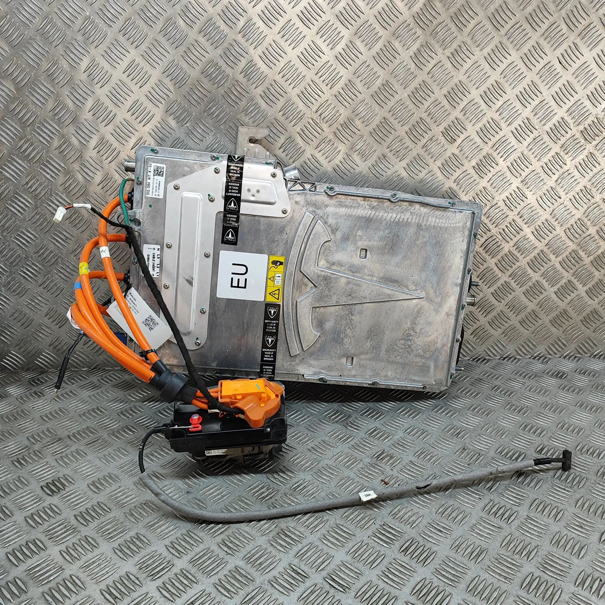 Tesla Model X Inverter 1055139-01-B Inverter TESLA MODEL X (2013-...)
...