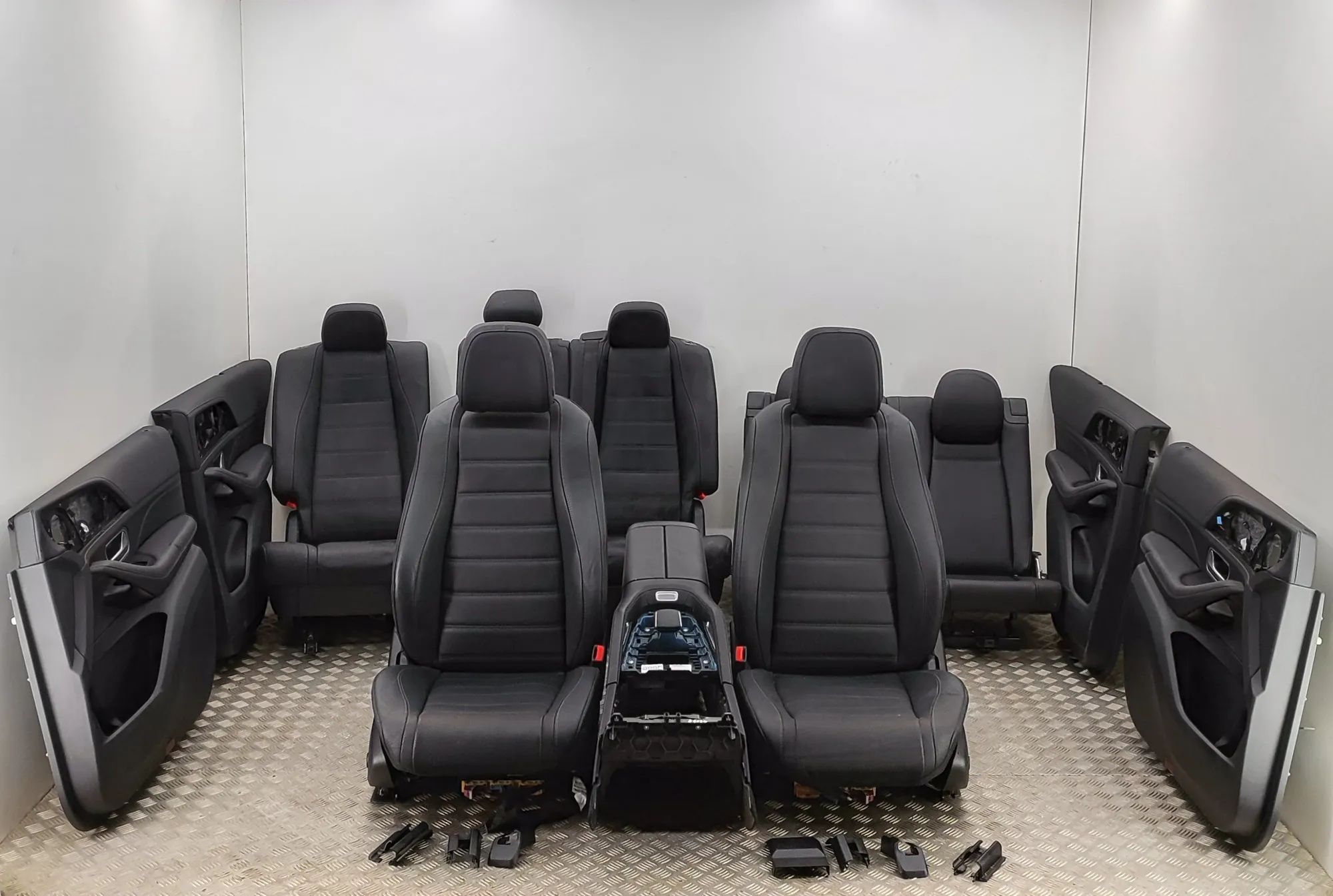 Mercedes-Benz GLE (W167) Interior Seats W/ Door Cards Kit A1676801601, A1677372701, A1677276000, A1679300...