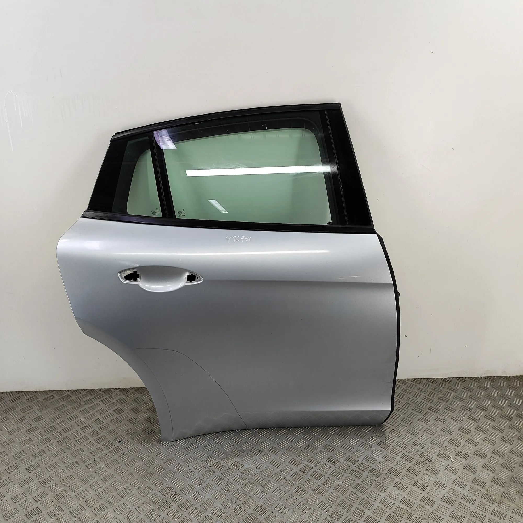 Porsche Panamera Rear Right Door 971.833.022, 971.839.916, 971839916, 971839180,...