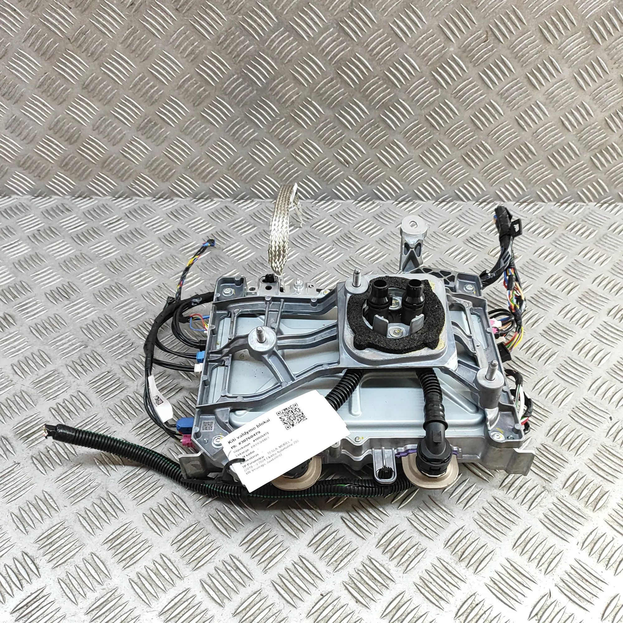 Tesla Model Y Other Control Units 2003160-05-D Other Control Units TESLA MODEL Y ...