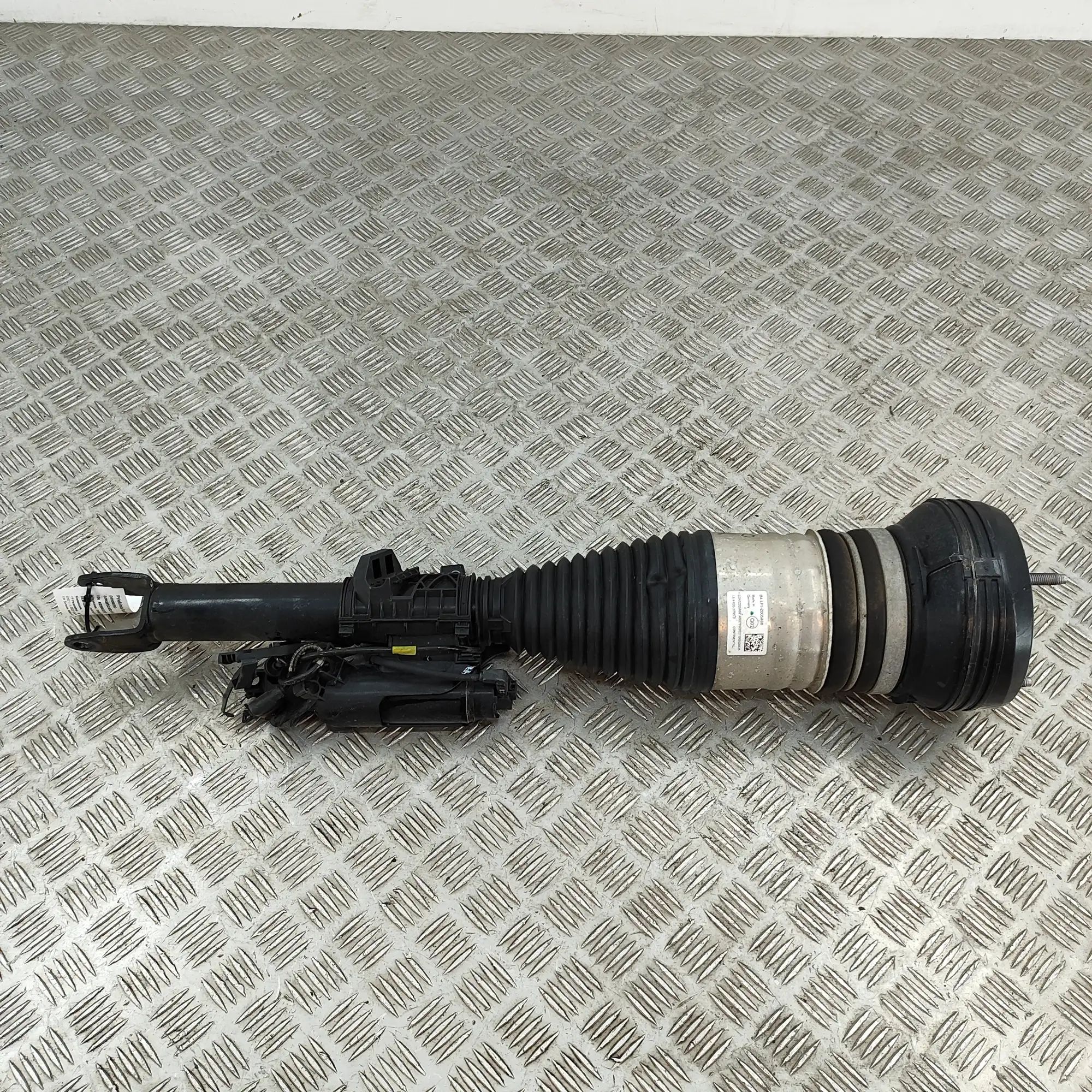Mercedes-Benz EQS (V297 / X296) Front Left Air Shock Absorber A2973202501, B4-LF1-Z005A68 Front Left Air Shoc...