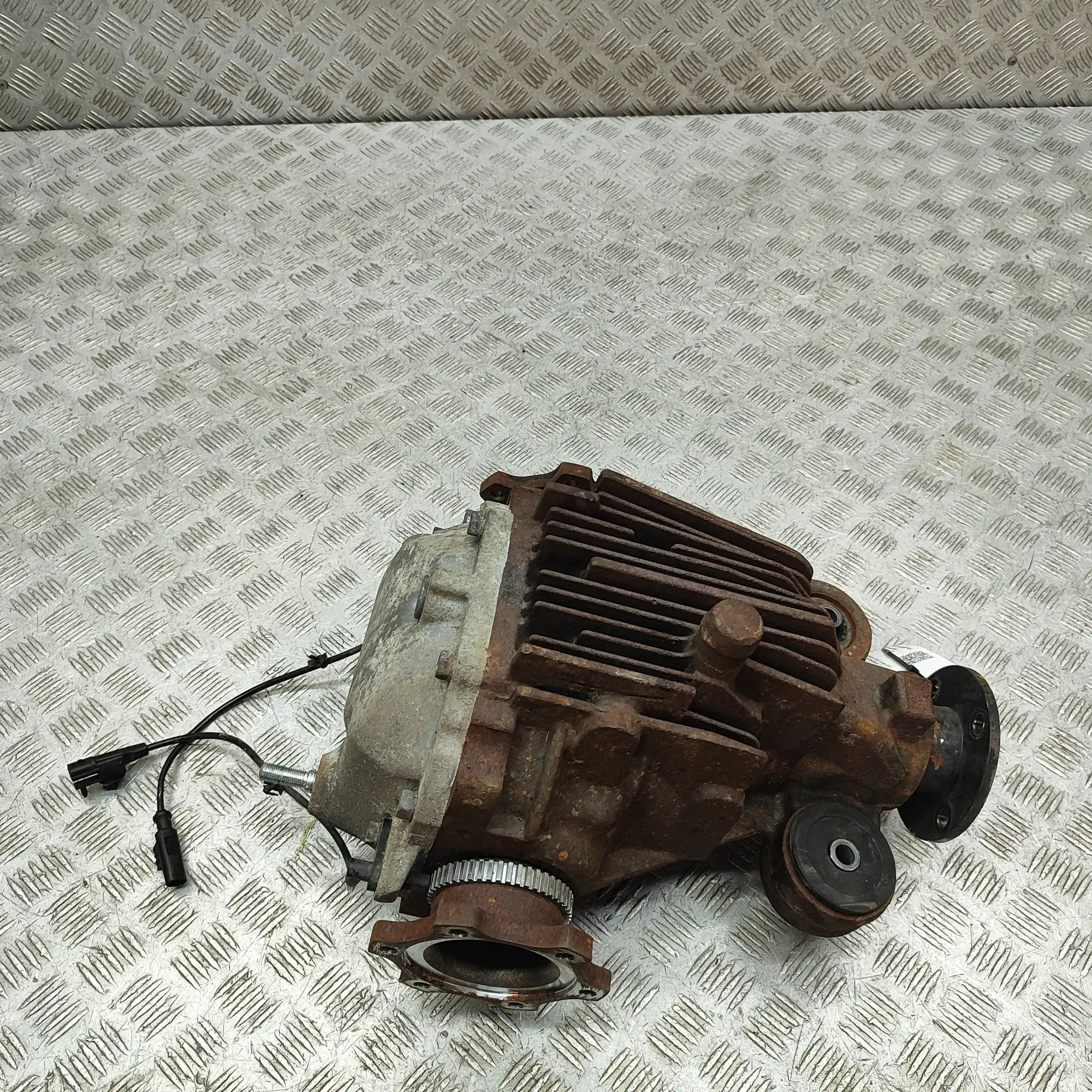 Nissan 370Z tagadiferentsiaal 38301-EH53E Rear Differential NISSAN 370 (Z Cou...