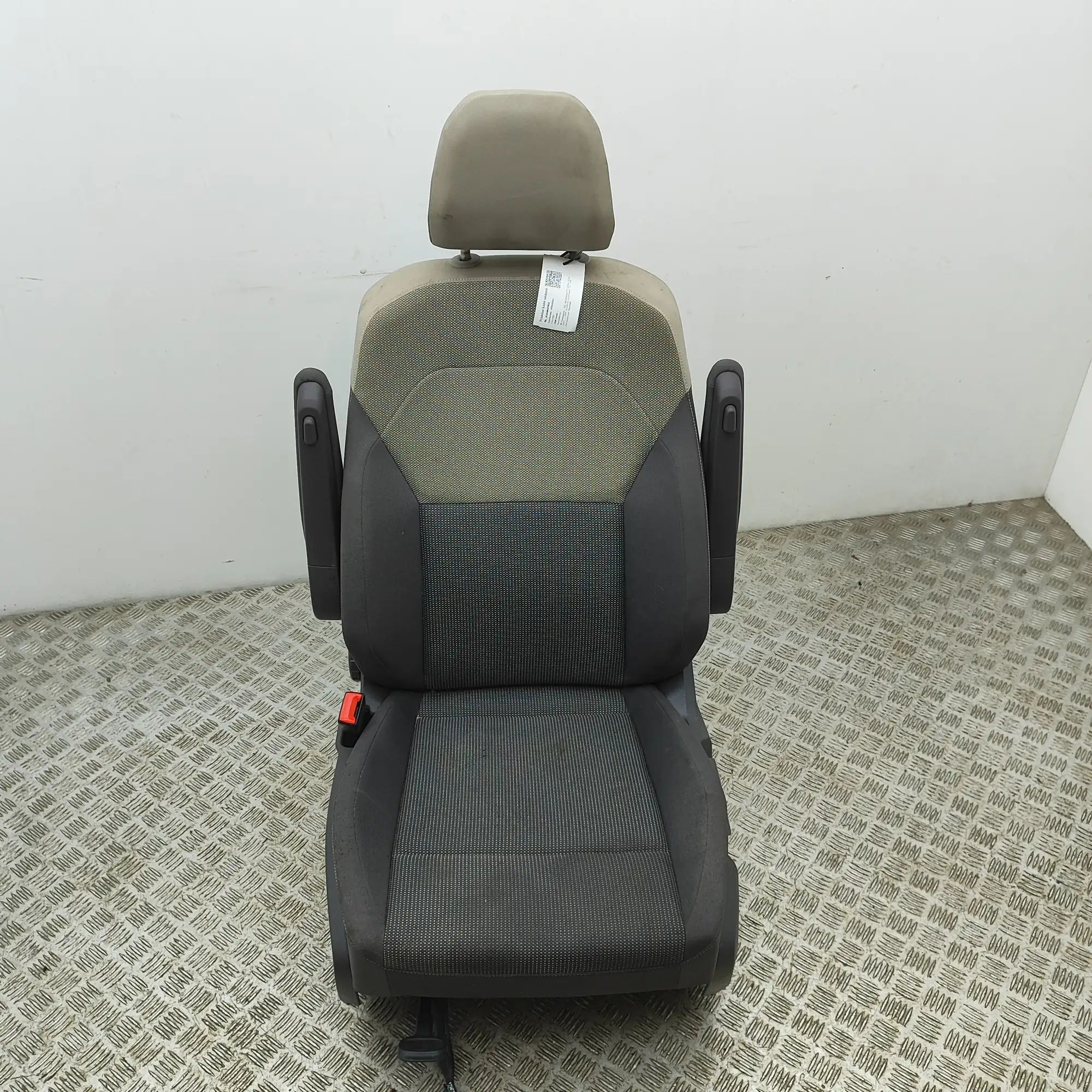 Volkswagen Multivan (T7) Front Left Seat 7T0881105A Front Left Seat VW MULTIVAN (T7 STM,...