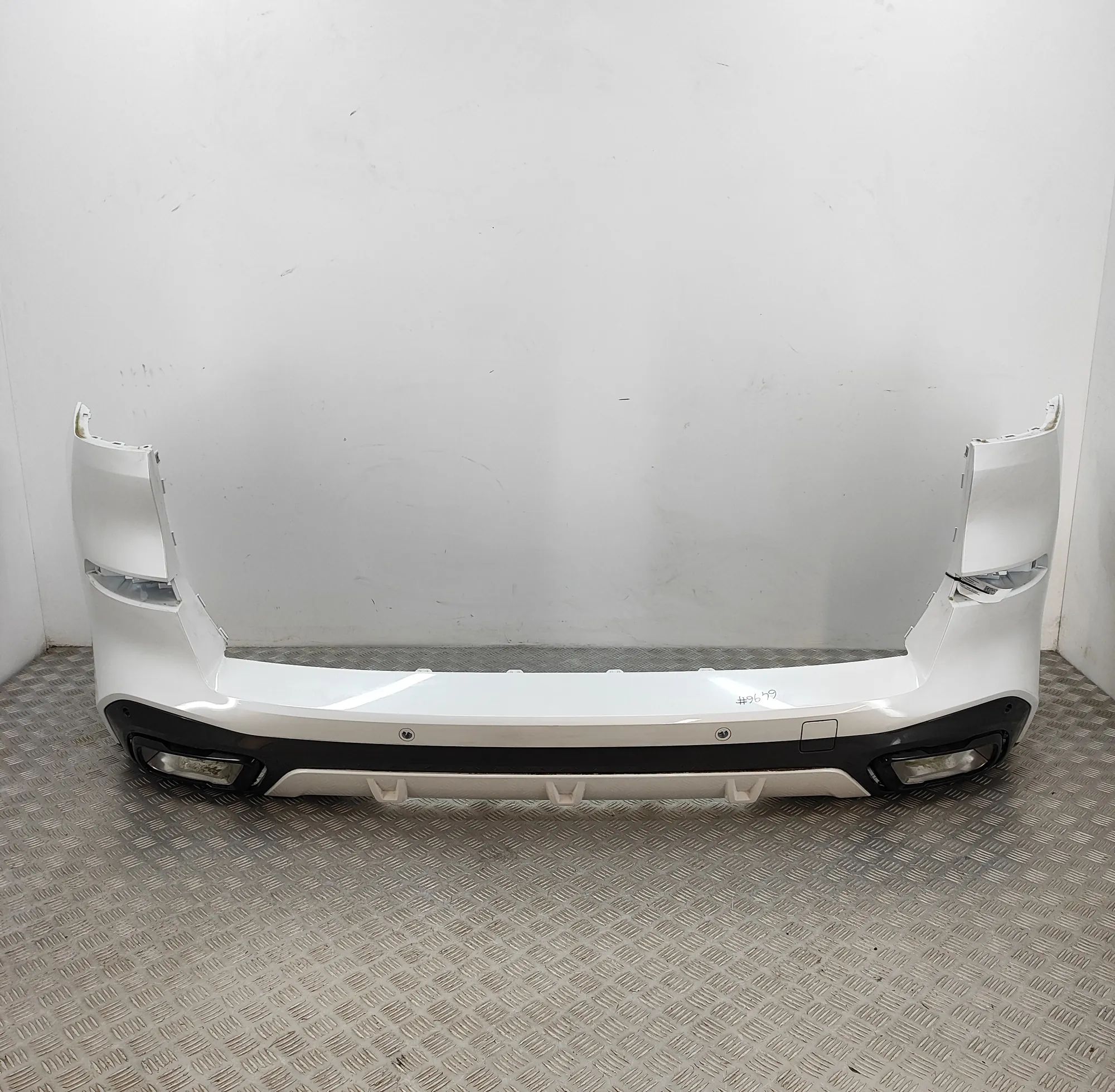 BMW X5 (G05) rear bumper 51125A7E710, 51128099114, 51125A9B970 Rear Bump...