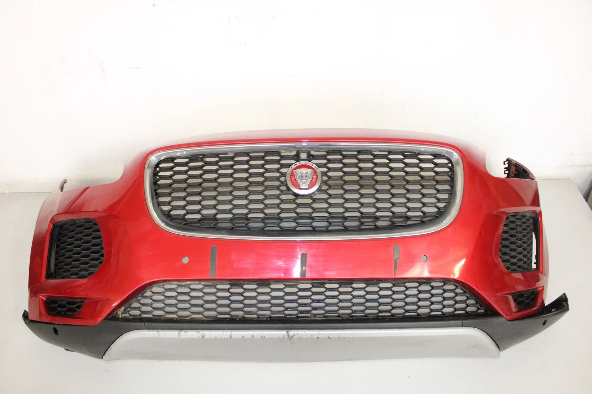 Jaguar E-Pace front bumper Front Bumper JAGUAR E-PACE (X540) (2017-...)

G...