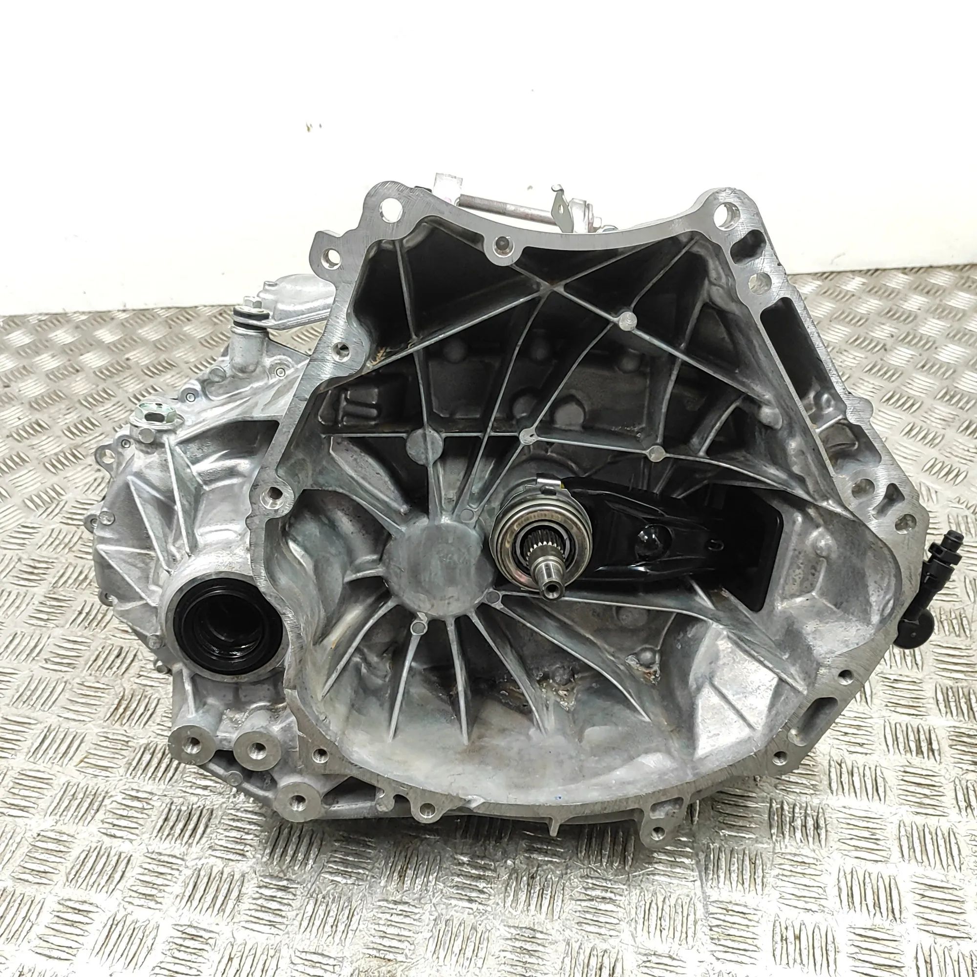 Mazda CX-5 (KF) Gearbox CC76-03-000 Gearbox MAZDA CX-5 (KF) (2016-...)
...