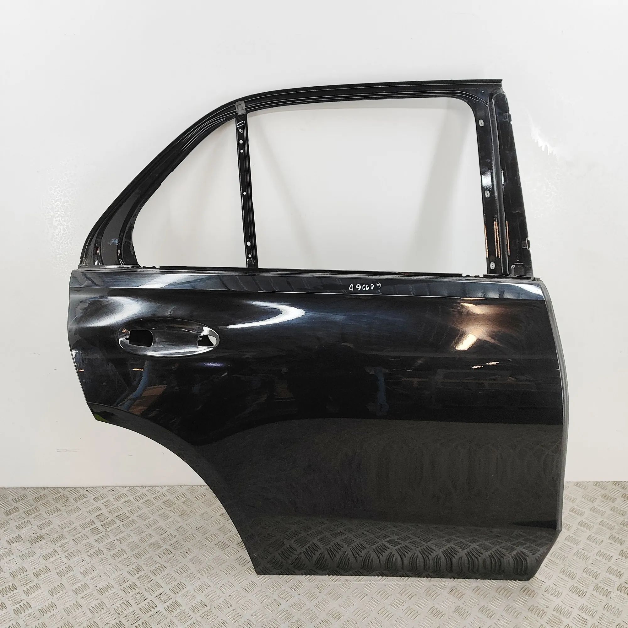Mercedes-Benz GLE (W167) Rear Right Door A1677308211 Rear Right Door MERCEDES-BENZ GLE (...