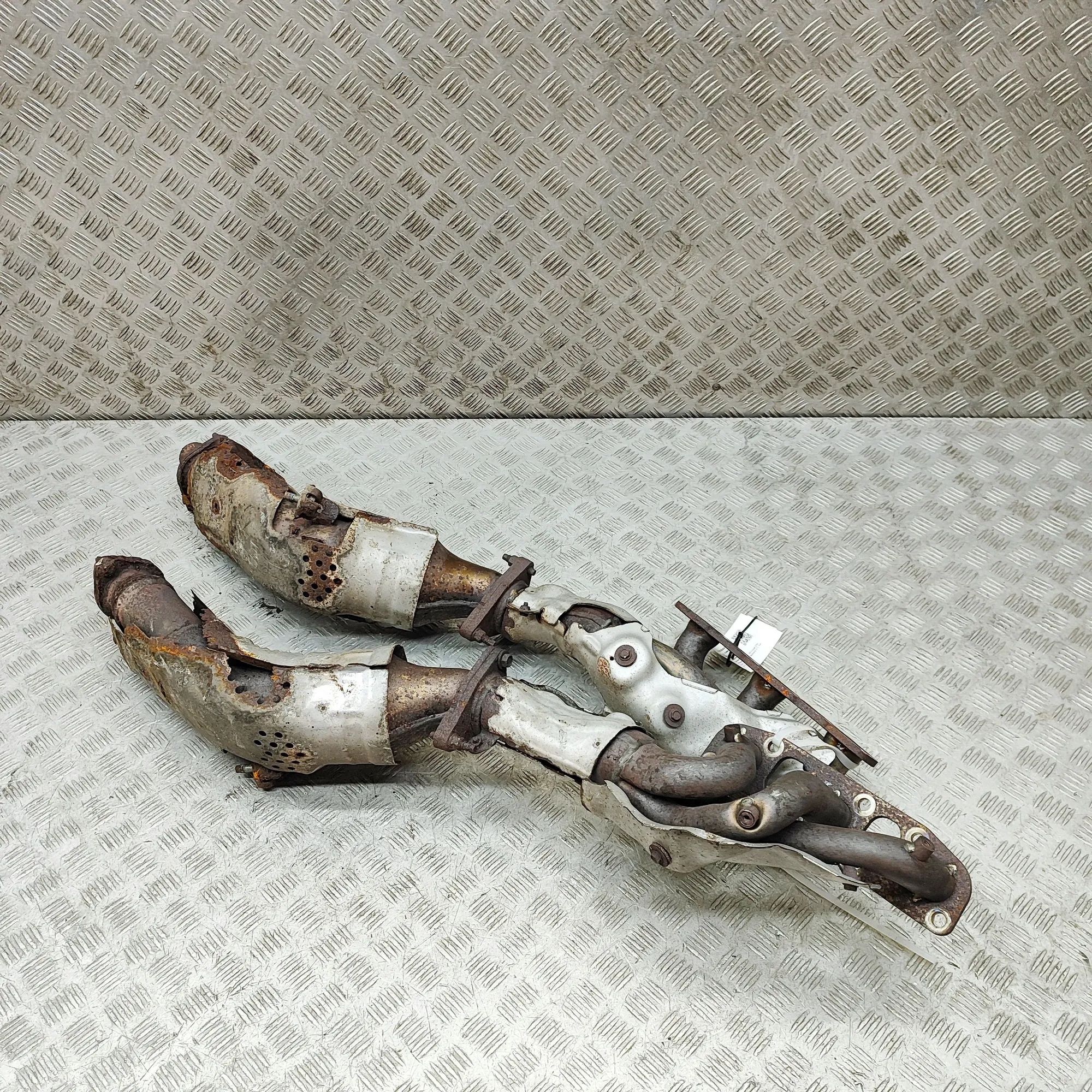 Nissan 370Z Catalyst Converter B08B3-1EM0B, B08B2-1EM0B Catalyst Converter NIS...