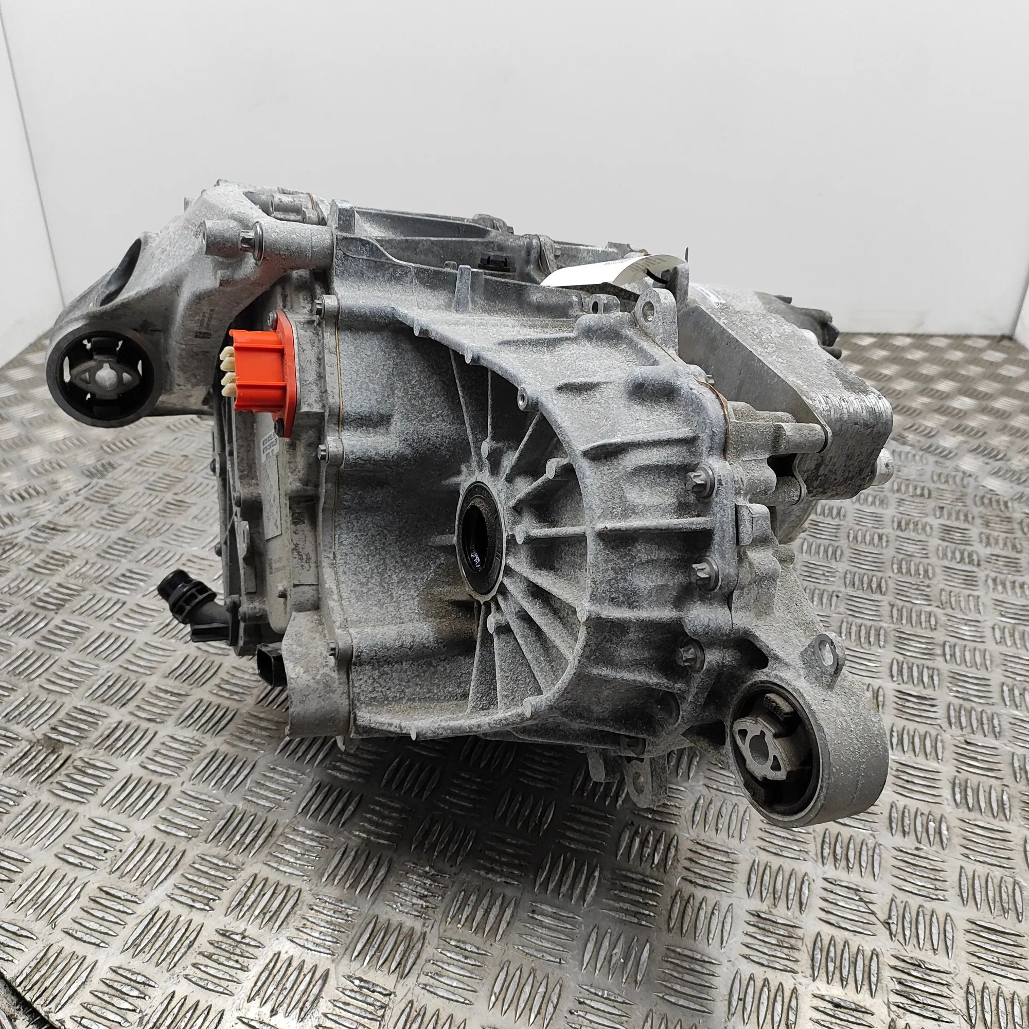 Tesla Model Y Electric motor EV 1085693-20-F, 1587780-00-A Electric motor EV TE...