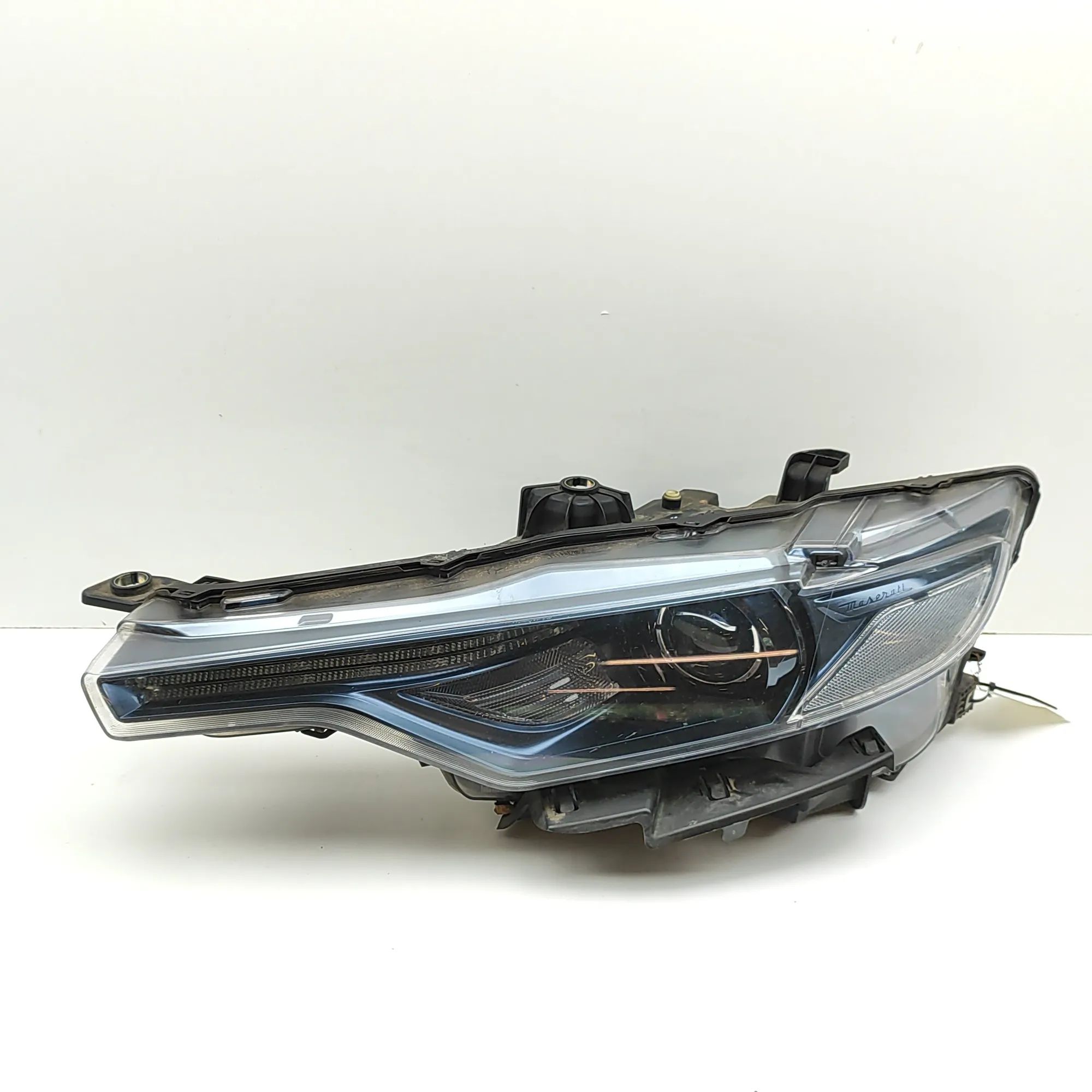 Maserati Levante Front Left Headlight L90108087, S2205000600, 670037332 Front Left He...