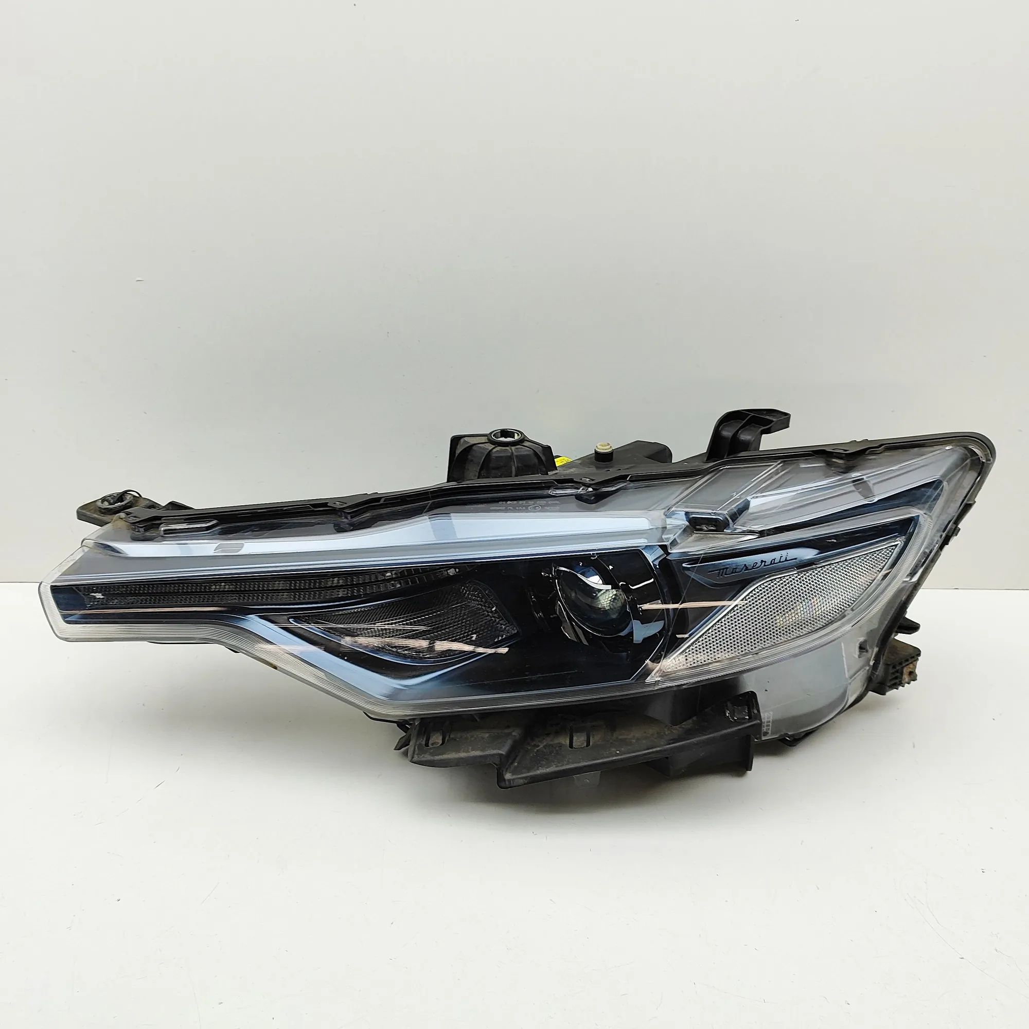 Maserati Levante Front Left Headlight 670037332 Front Left Headlight MASERATI LEVANTE...