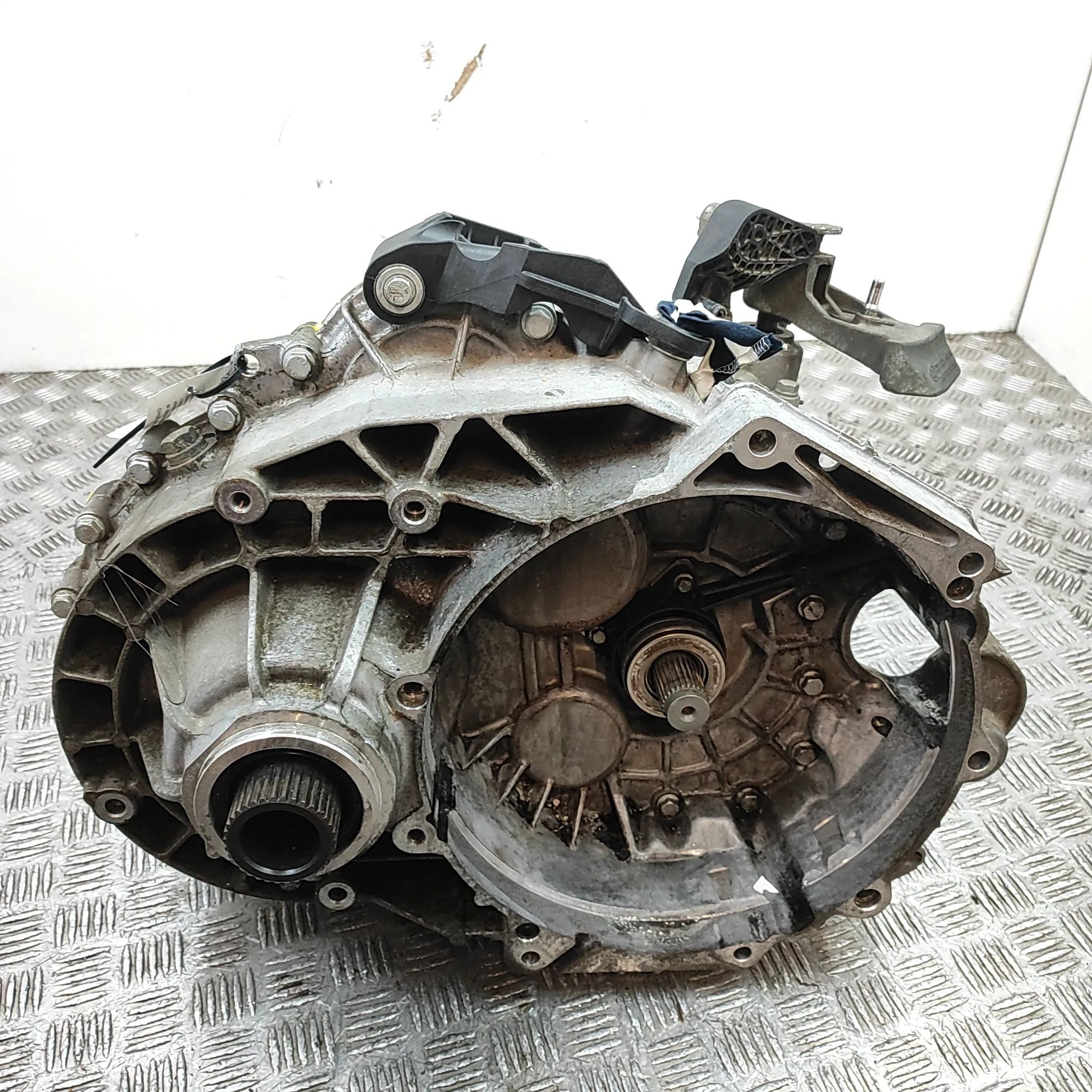 Volkswagen Transporter (T5, Caravelle, Multivan) Gearbox KQK Gearbox VW TRANSPORTER (V T5 Flatbed) (2003...