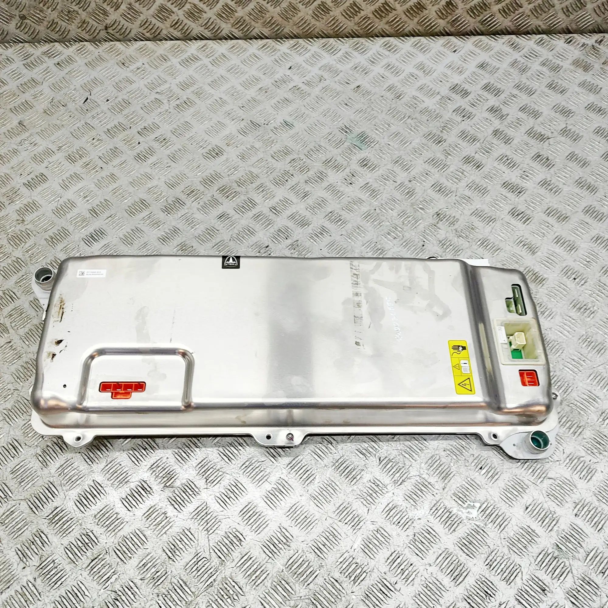 Tesla Model 3 Voolukonverter 12v-230v 1093219-10-G, 1089849-00-C, 1071917-00-E, 10961...