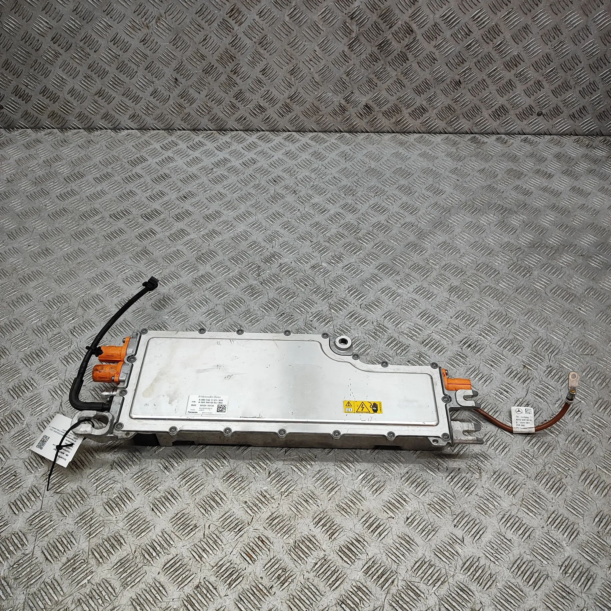 Mercedes-Benz A (W177) Voolukonverter 12v-230v A0003404203, A0003421101 Inverter MERCEDES-BENZ...