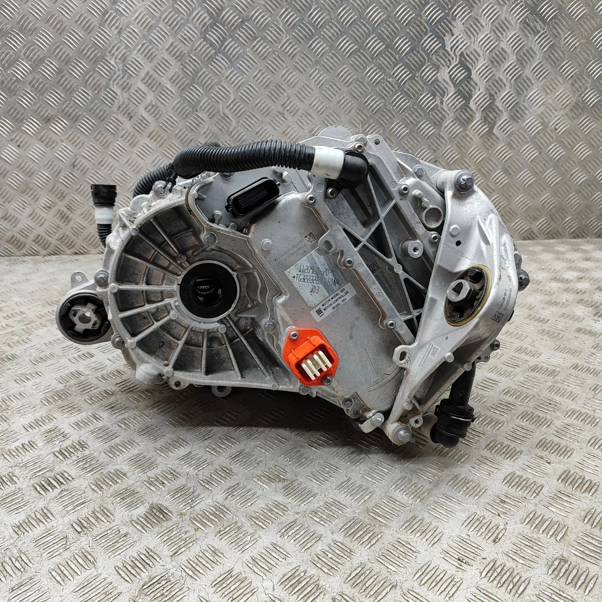 Tesla Model Y Electric motor EV 1085693-20-F, 1561073-00-A, 1561072-00-A, 11209...