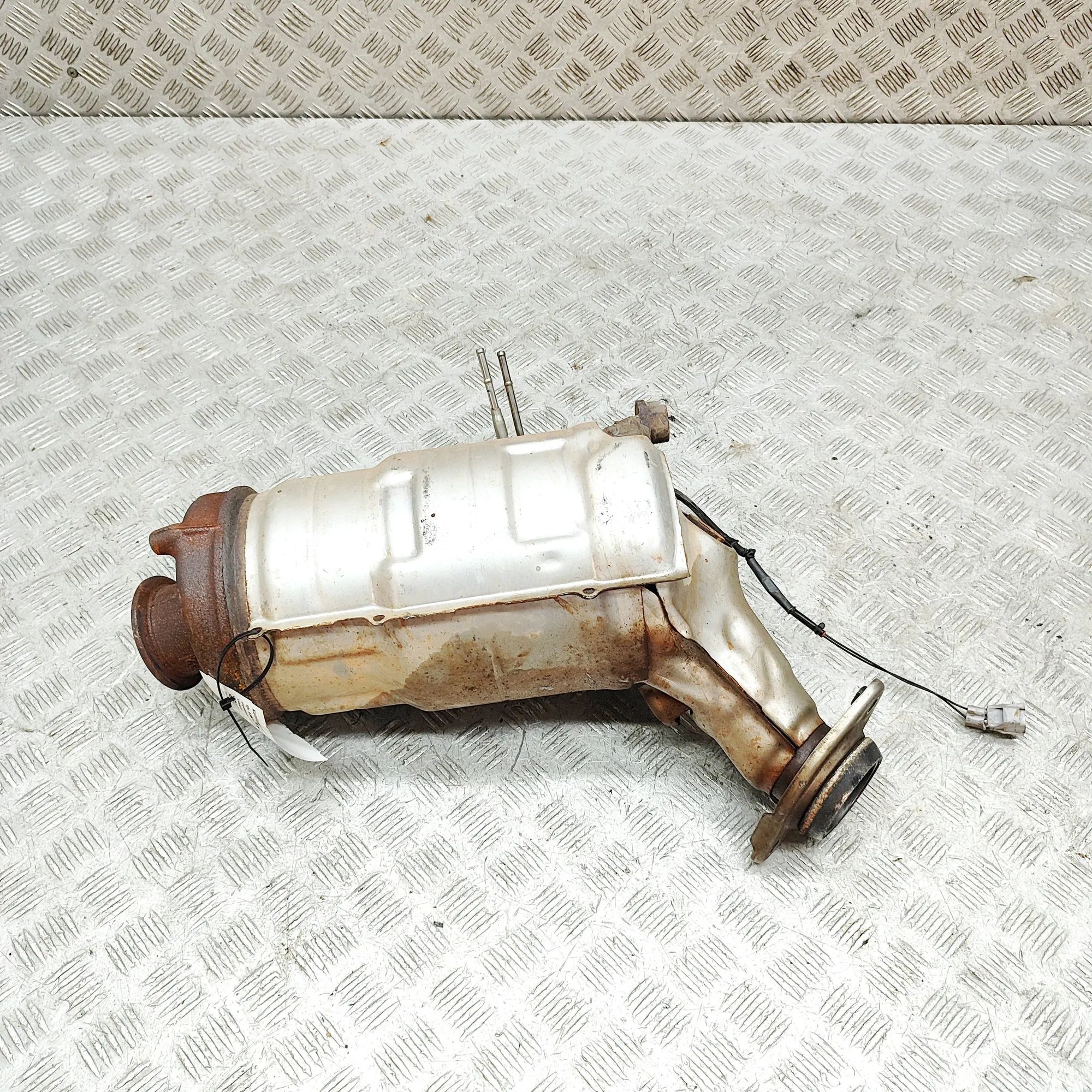 Toyota Hilux Catalyst Converter 25051-0E140 Catalyst Converter TOYOTA HILUX (VI...
