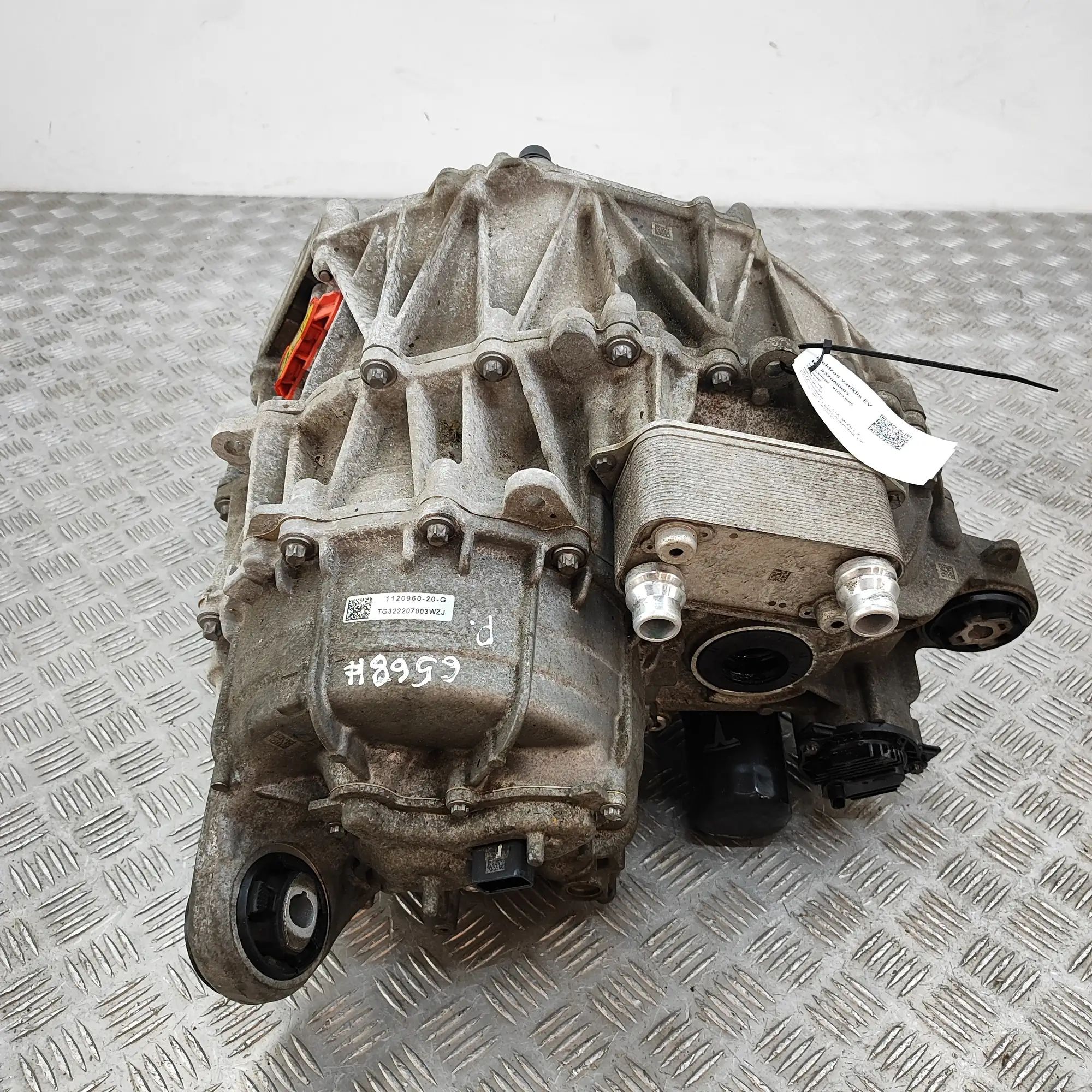 Tesla Model Y Electric motor EV 1179914-12-A, 1117428-00-C, 1561073-00-A, 11209...