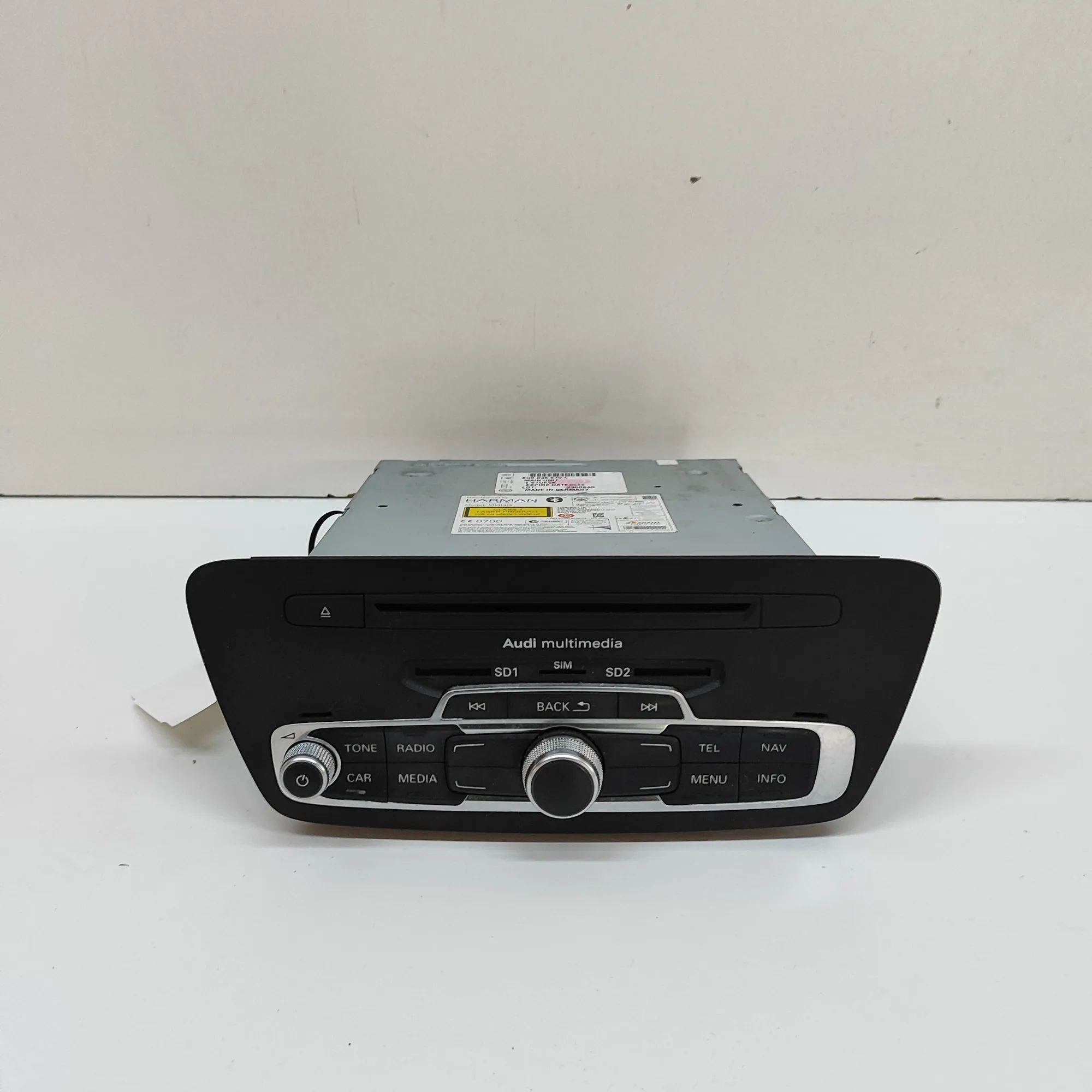 Audi Q3 (8U) Music Navi CD Radio Player Head Unit 8U0035670B, 8U0035670C Music Navi CD Radio Play...