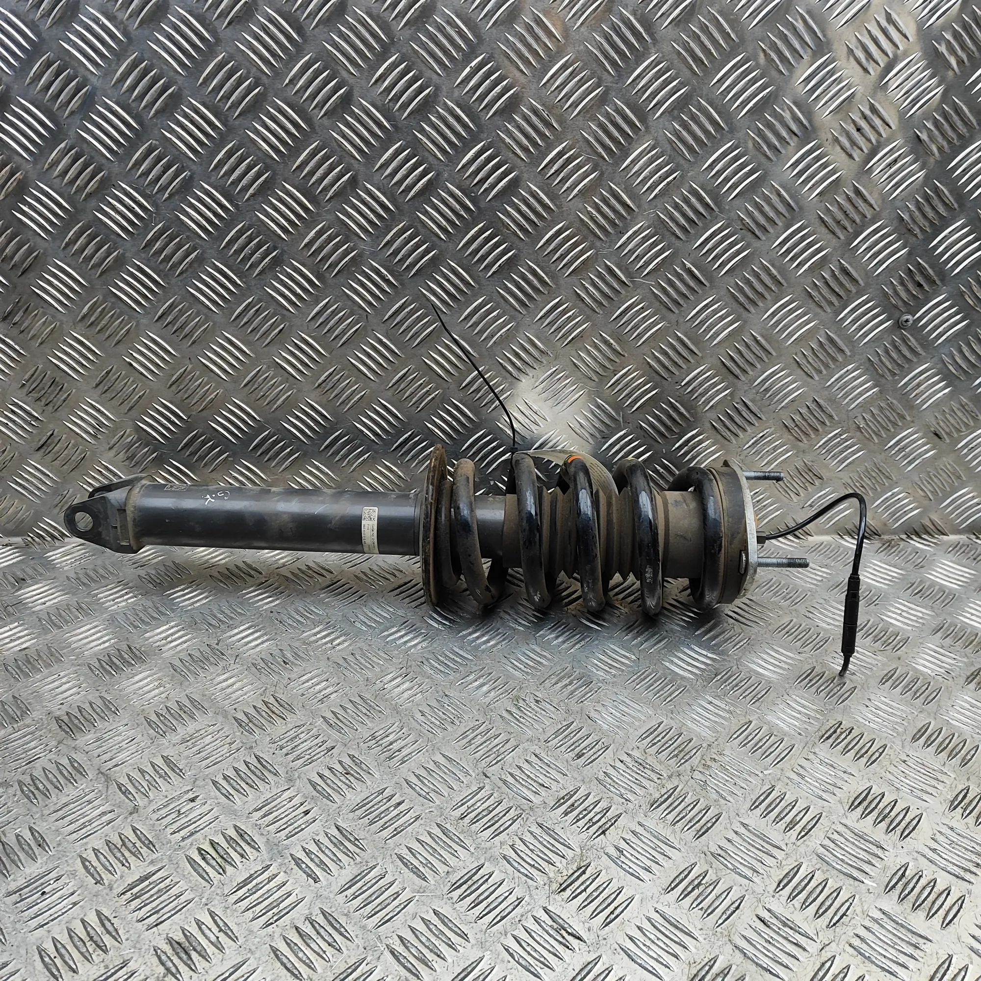 Porsche 911 (992) Rear Left Shock Absorber 992512015AB Rear Left Shock Absorber PORSCHE 91...