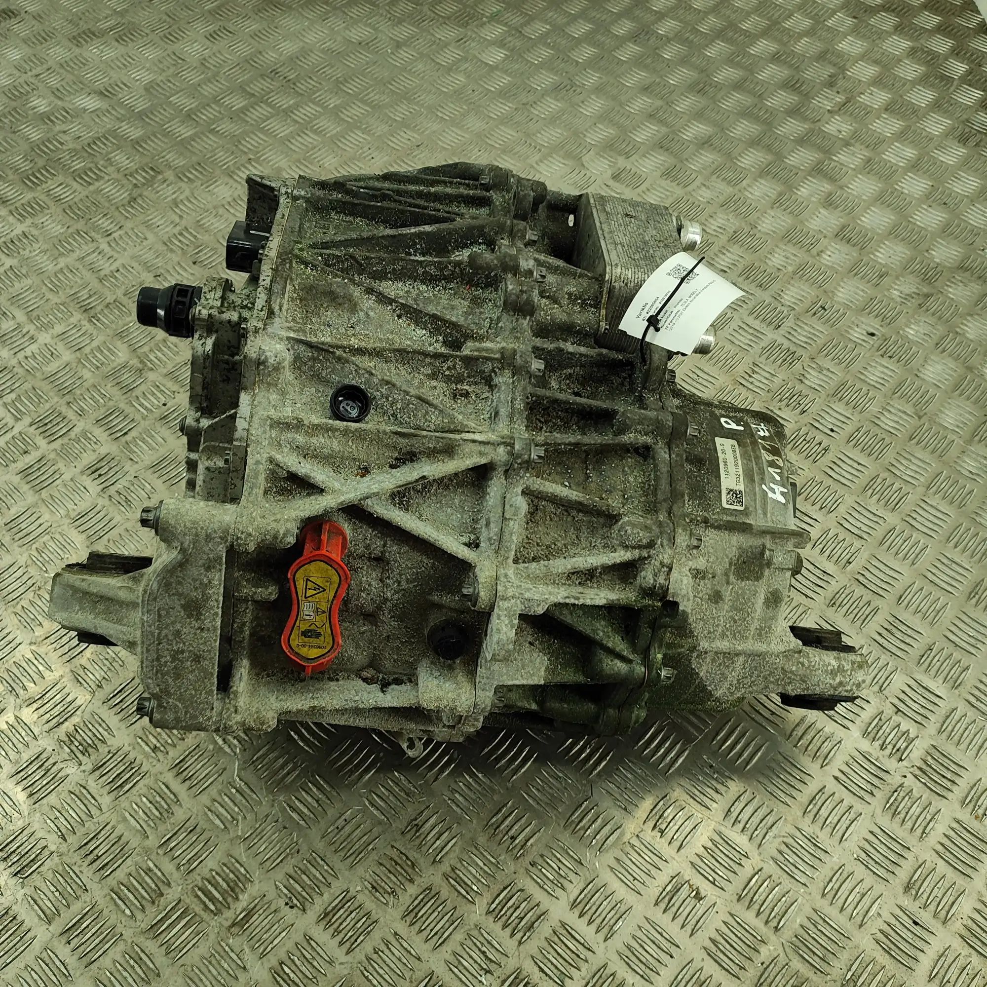 Tesla Model Y Electric motor EV 1085693-20-F, 1561073-00-A, 1561072-00-A, 11209...