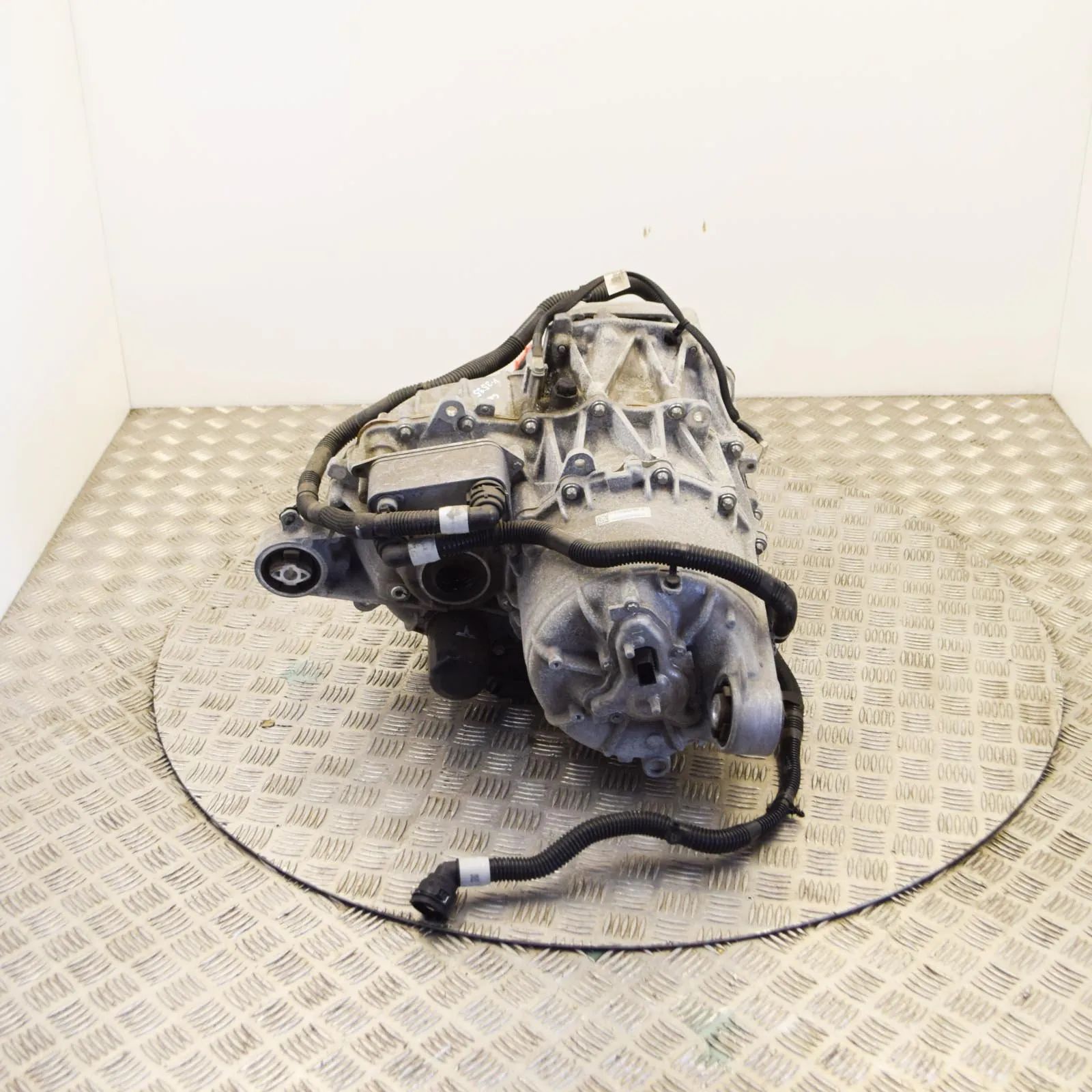 Tesla Model Y Electric motor EV 1085693-00-F, 1096215-00-C, 1120990-00-G Electr...
