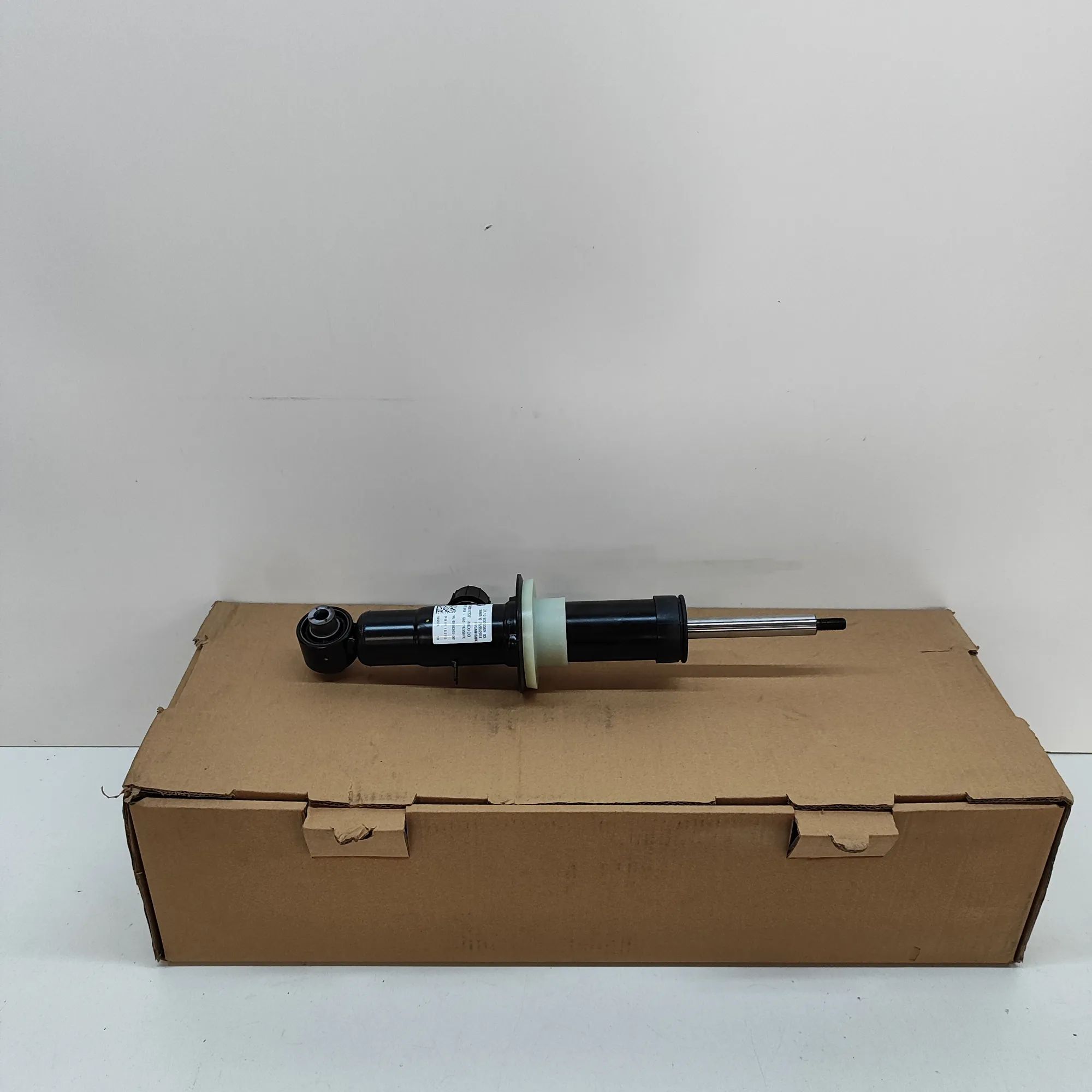 BMW X5 (F15) Rear Left Shock Absorber 37109500365, 9500365 Rear Left Shock Absorber B...