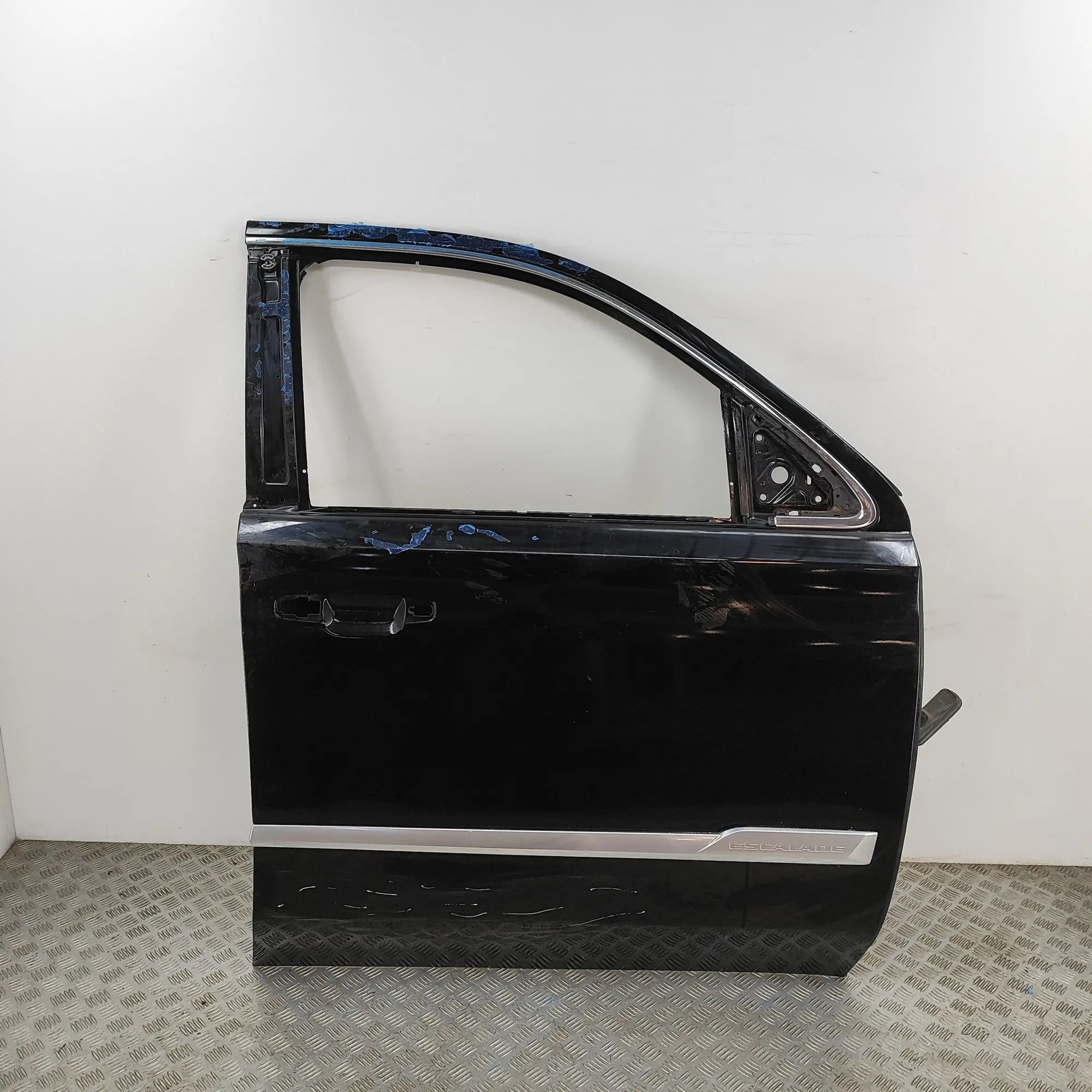 Cadillac Escalade Front Right Door 86532540 Front Right Door CADILLAC ESCALADE (20...