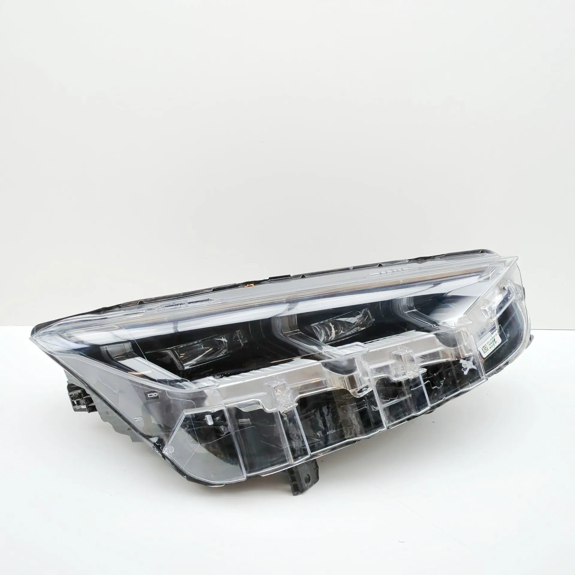 Ford Mustang Front Right Headlight LJ8B-3E014-EG Front Right Headlight FORD MUSTAN...