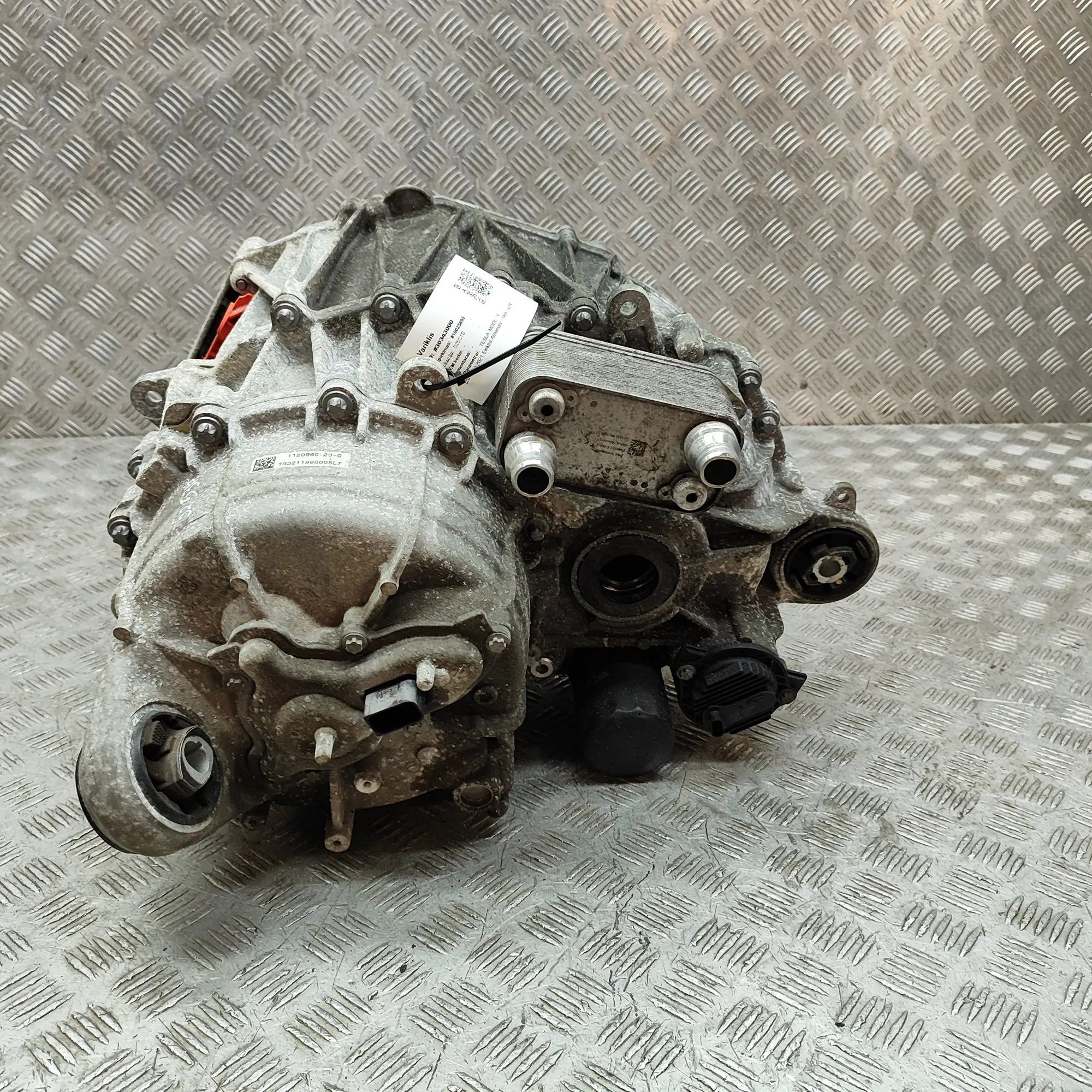 Tesla Model Y Electric motor EV 1085693-20-F, 1117428-00-C, 1120960-20-G Electr...