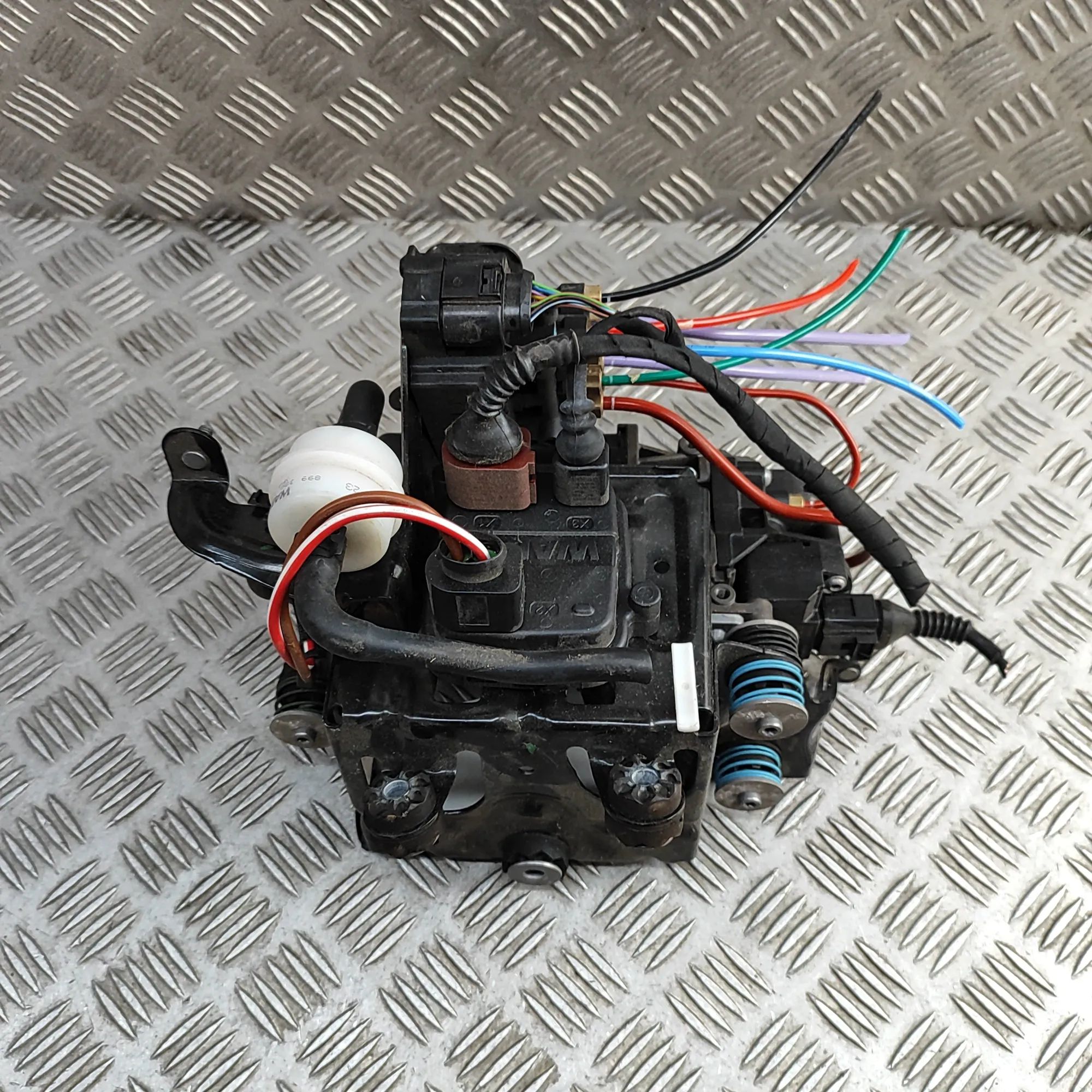 Volkswagen Touareg Air Suspension Compressor 443020300, 26071634, 415406610, 4M0616005J Air ...