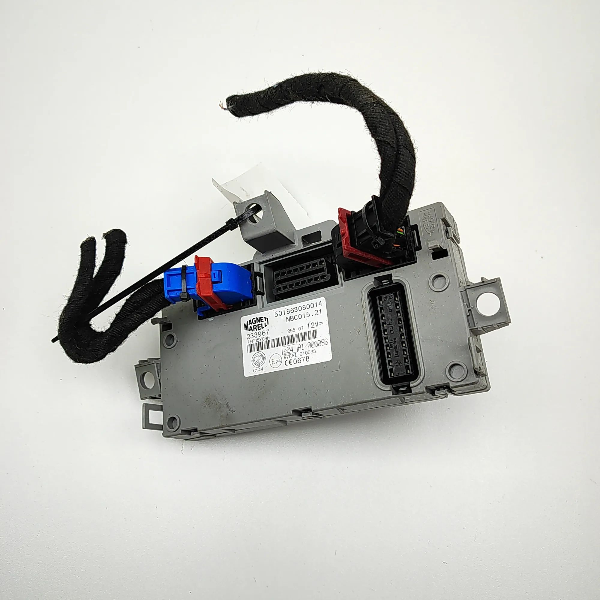 Maserati GranTurismo / GranCabrio Comfort Control Unit 501863080014, 233967 Comfort Control Unit MASER...