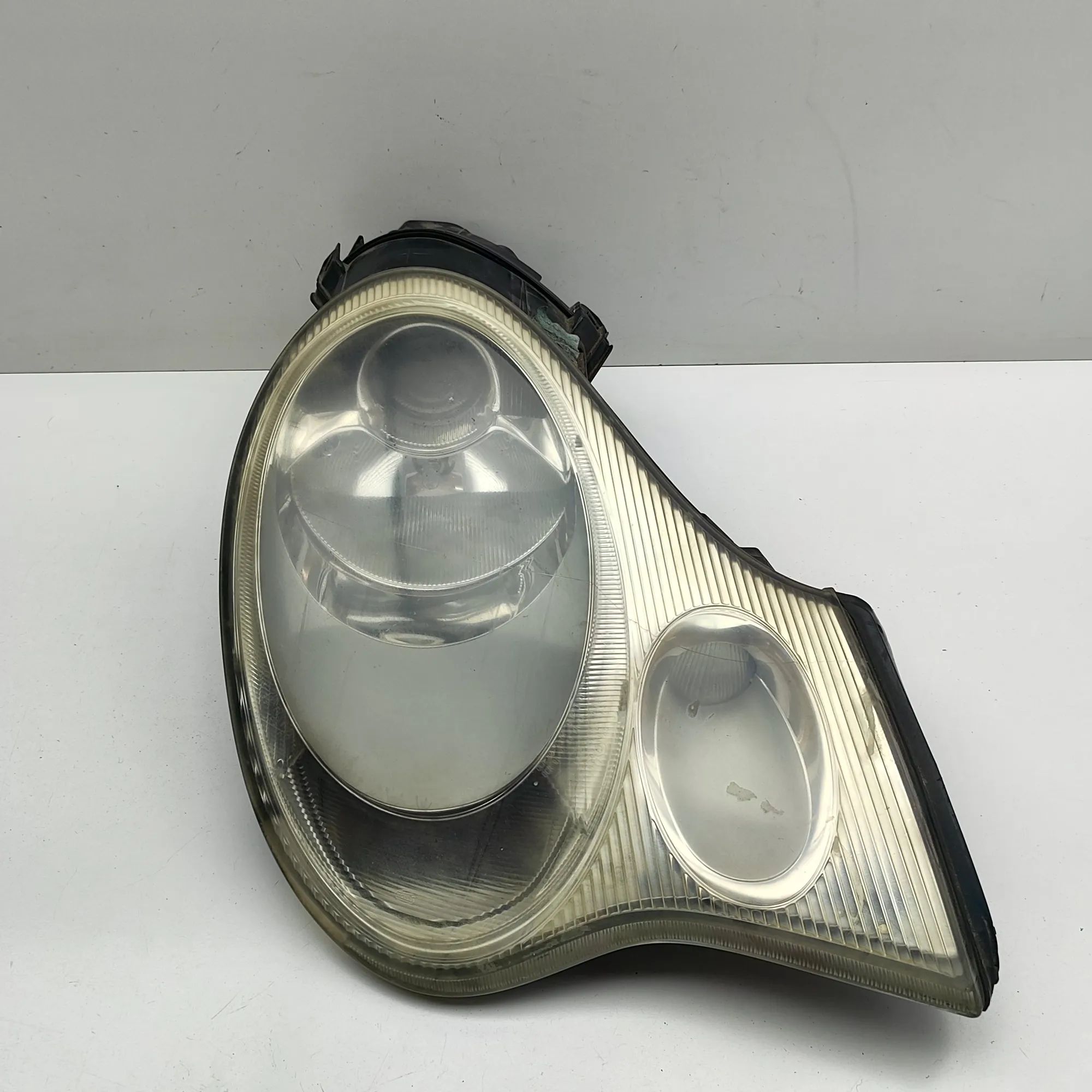 Porsche 911 (996) Front Right Headlight 99663105650, 15215000 Front Right Headlight POR...