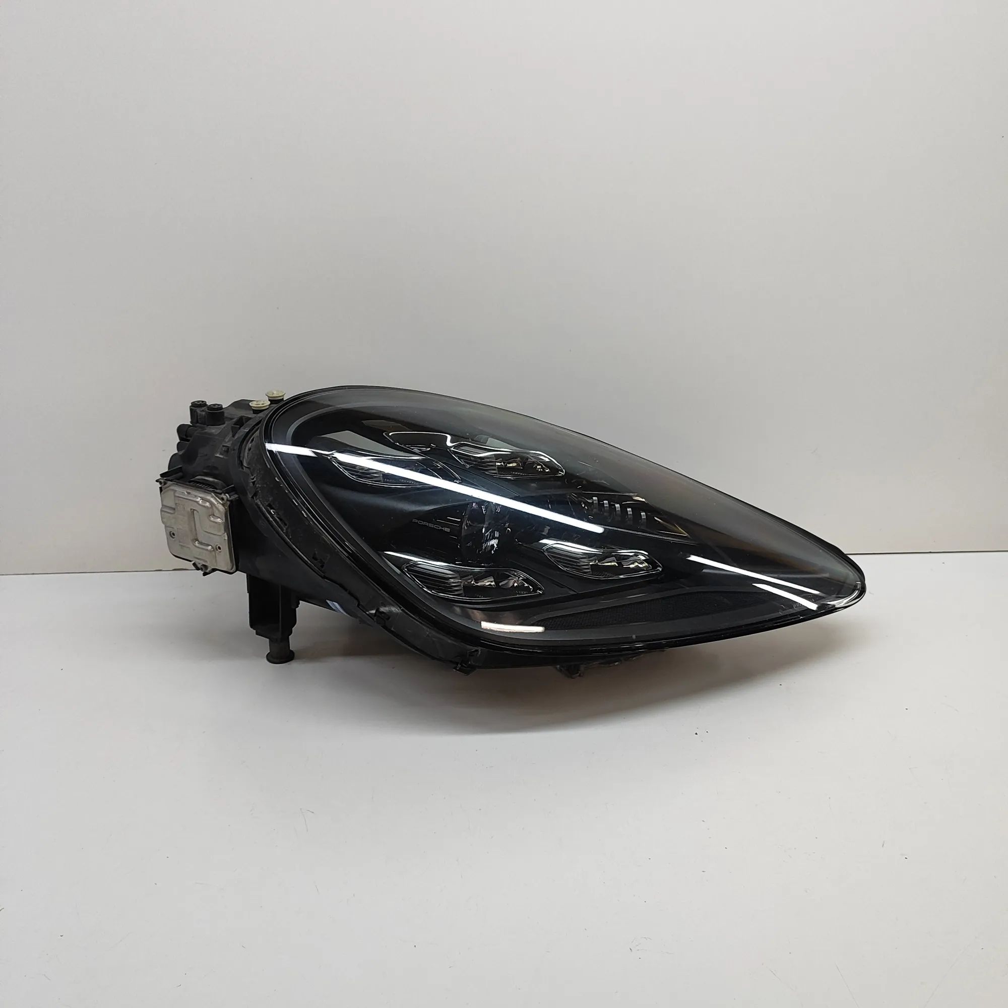 Porsche Cayenne Front Right Headlight 9Y0941036J, 7PP941592AA, 7PP941592A, 80A907397A...