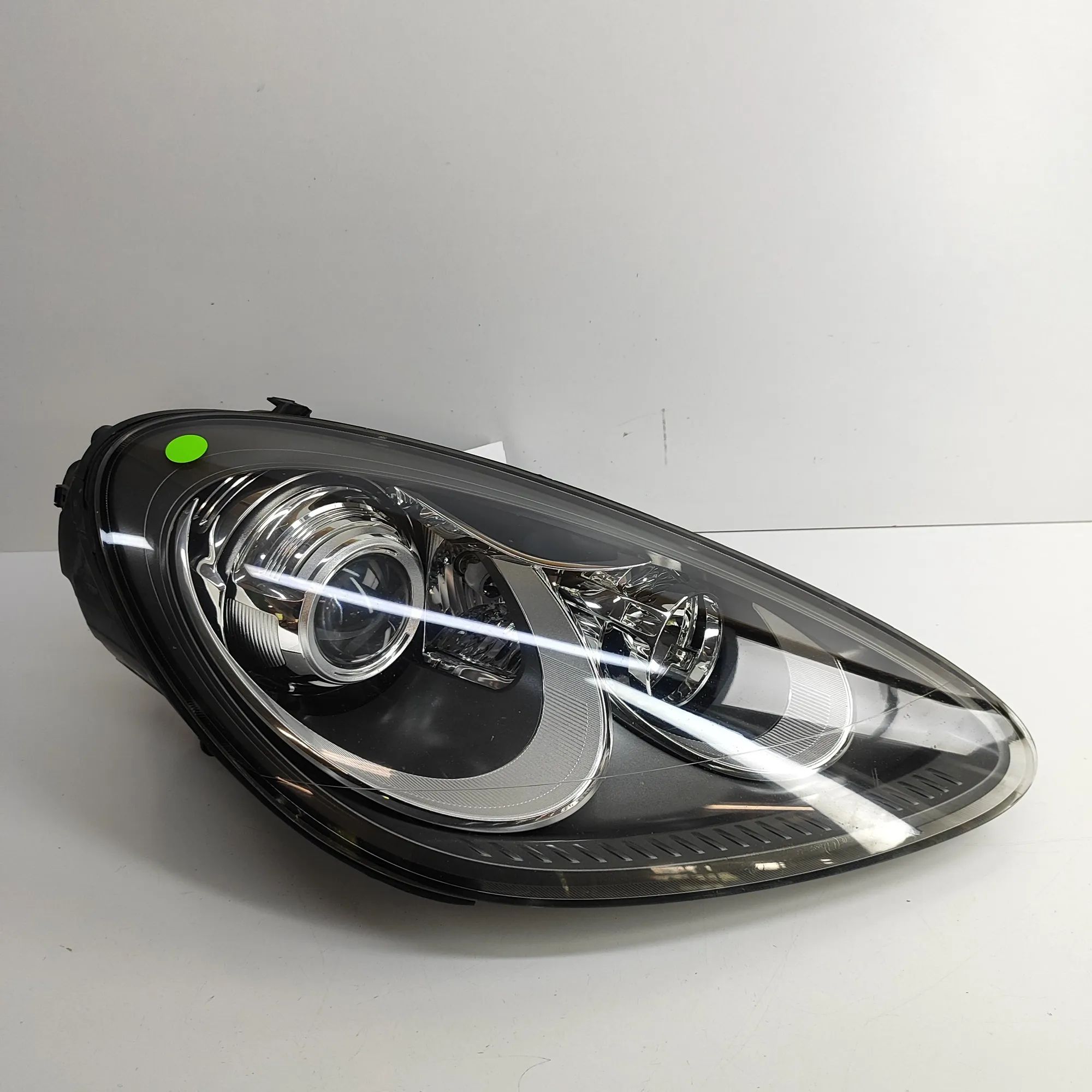 Porsche Cayenne Front Right Headlight