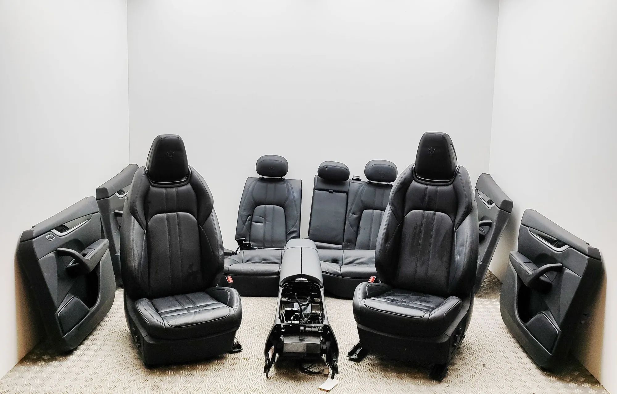 Maserati Levante Interior Seats W/ Door Cards Kit 54723077622, 54723077635, 54723077621 Interior ...