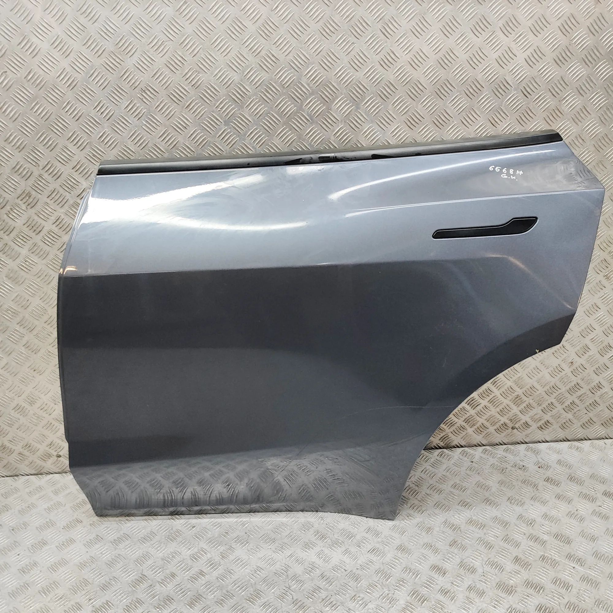 Tesla Model Y Rear Left Door 1495512-00-F, 1493561-EC-A Rear Left Door TESLA...