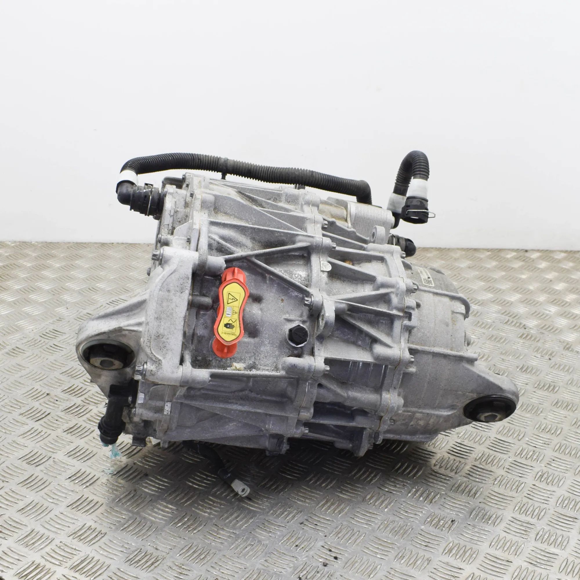 Tesla Model Y Electric motor EV 1085693-20-F, 1117428-00-C, 1561073-00-A, 11209...
