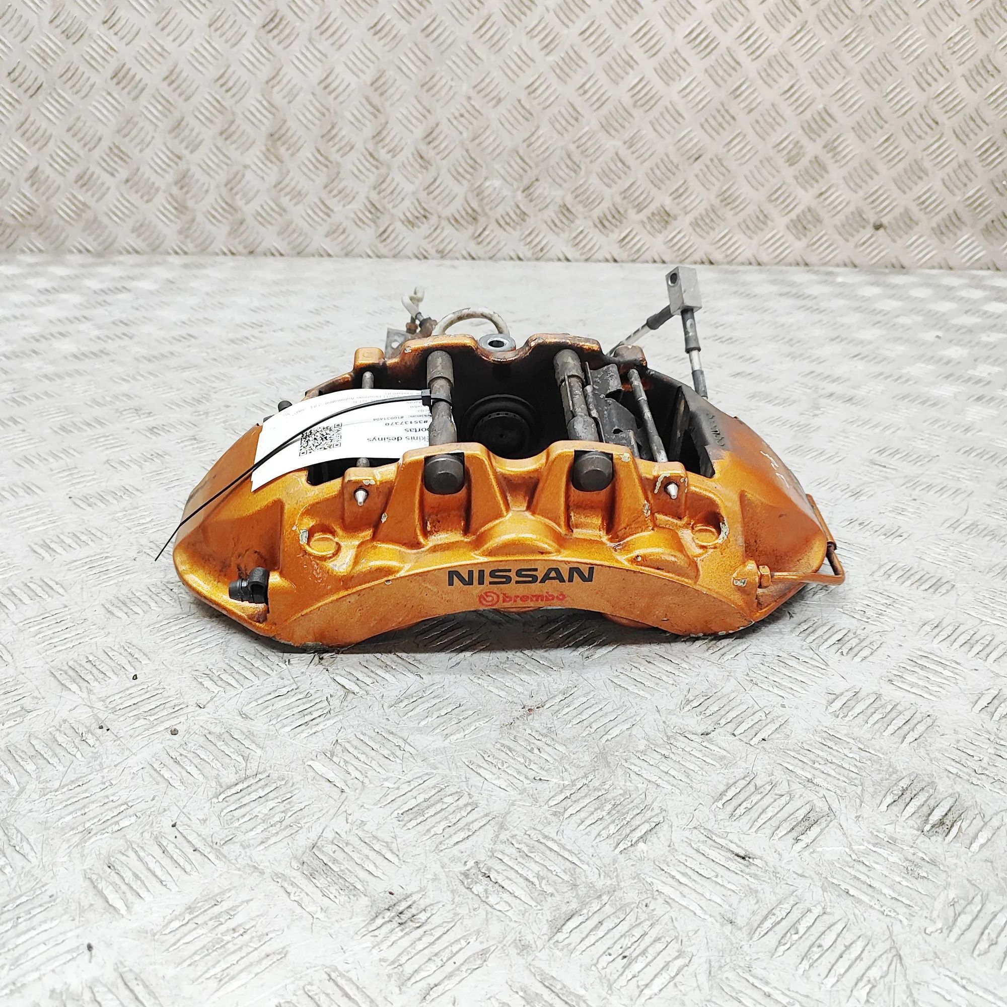 Nissan GT-R Front Right Brake Caliper 41001-KB50A Front Right Brake Caliper NISSAN GT...