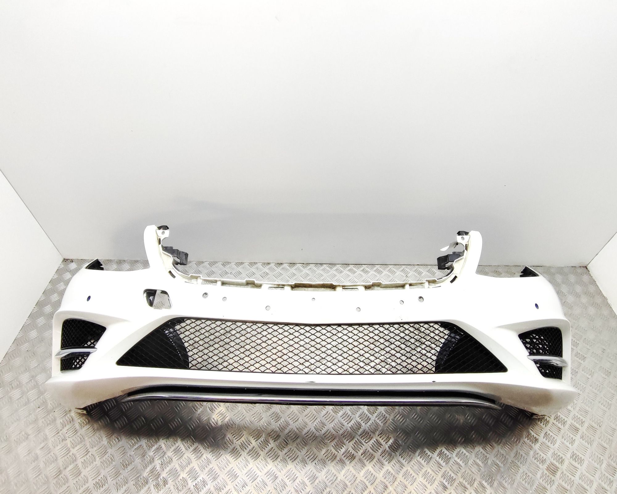 Mercedes-Benz A (W176) front bumper A2228851965L, A2228801847, A2228852065R Front B...