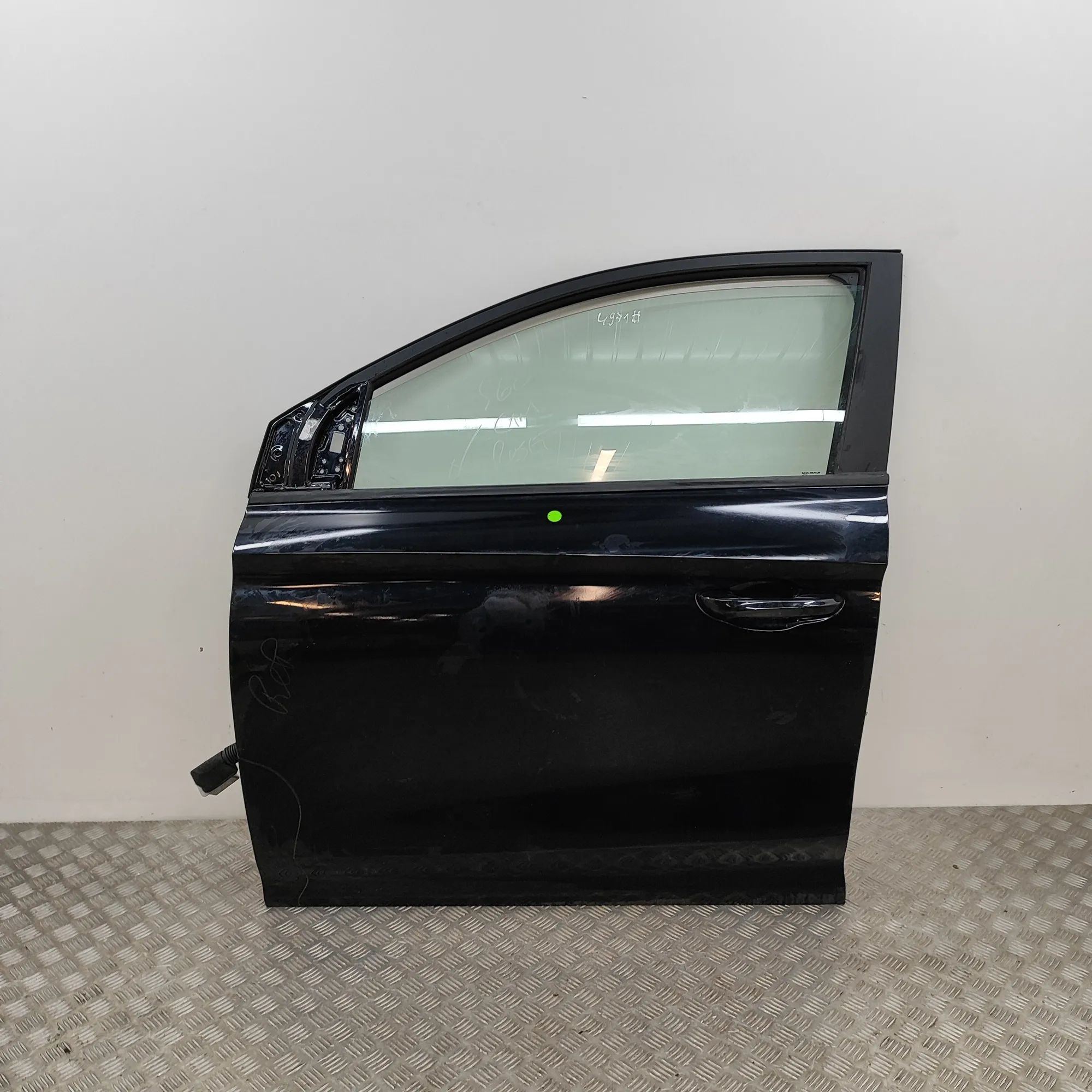 Front Left Door Brand/Model: MG MG
Year: 2024
Engine: 1500 cm3 ...