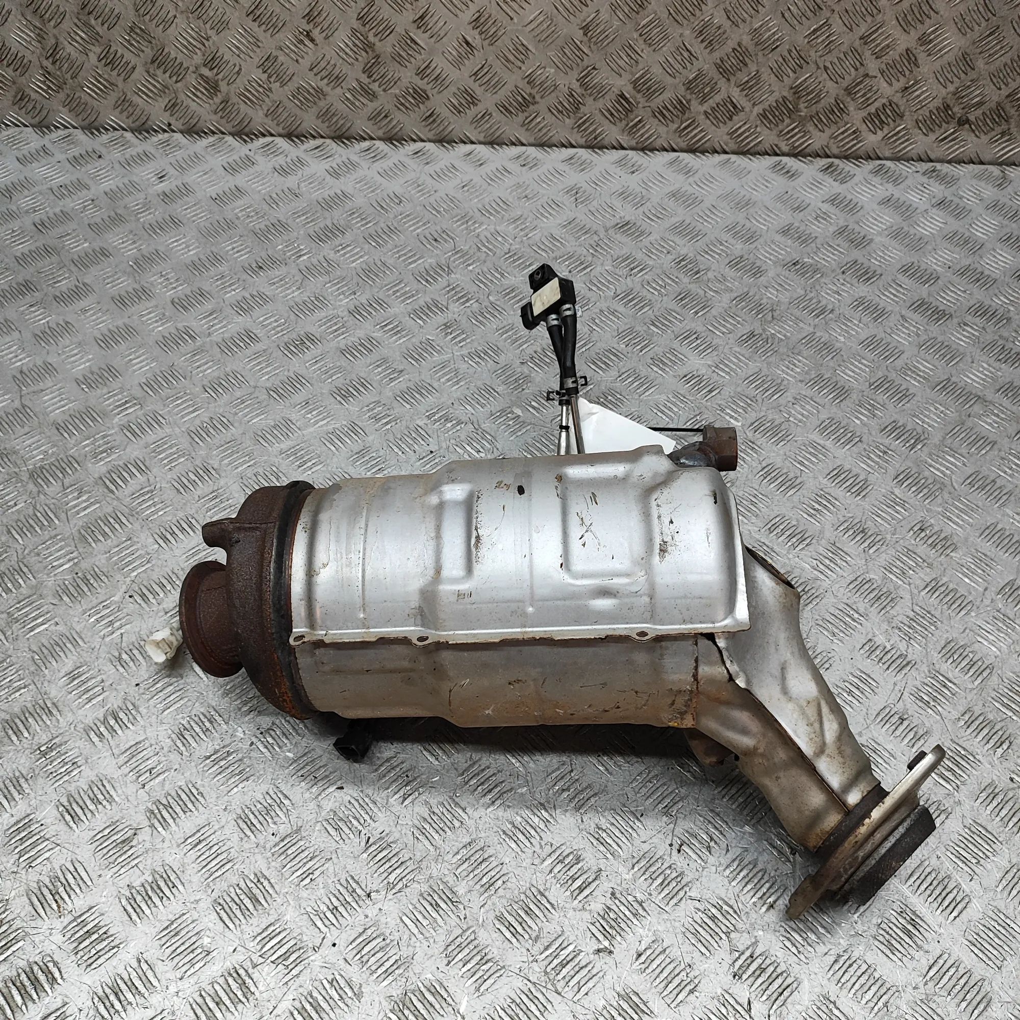 Toyota Land Cruiser 150 Catalyst Converter 25051-11070 Catalyst Converter TOYOTA LAND CRUI...